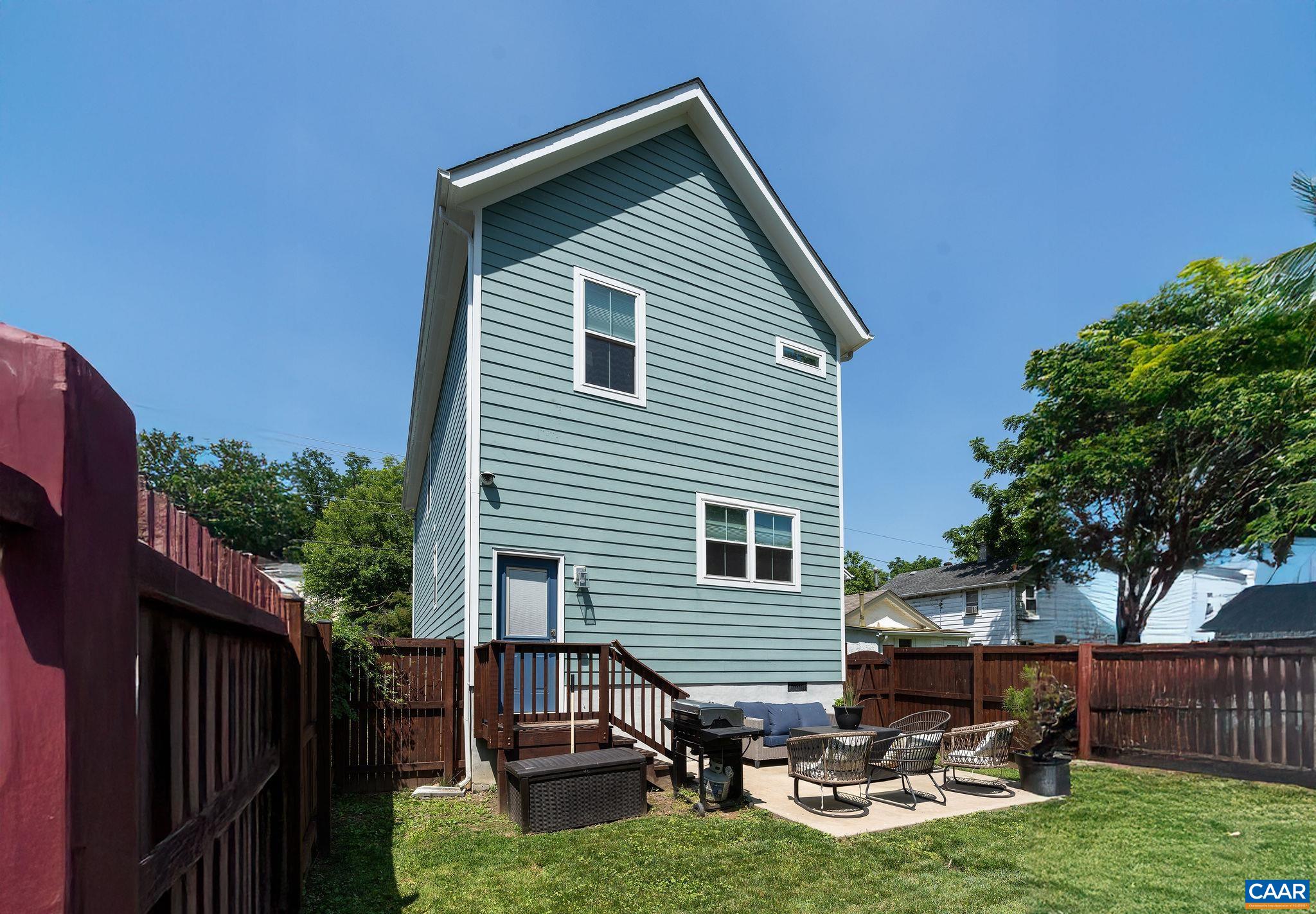 905 PAGE ST
