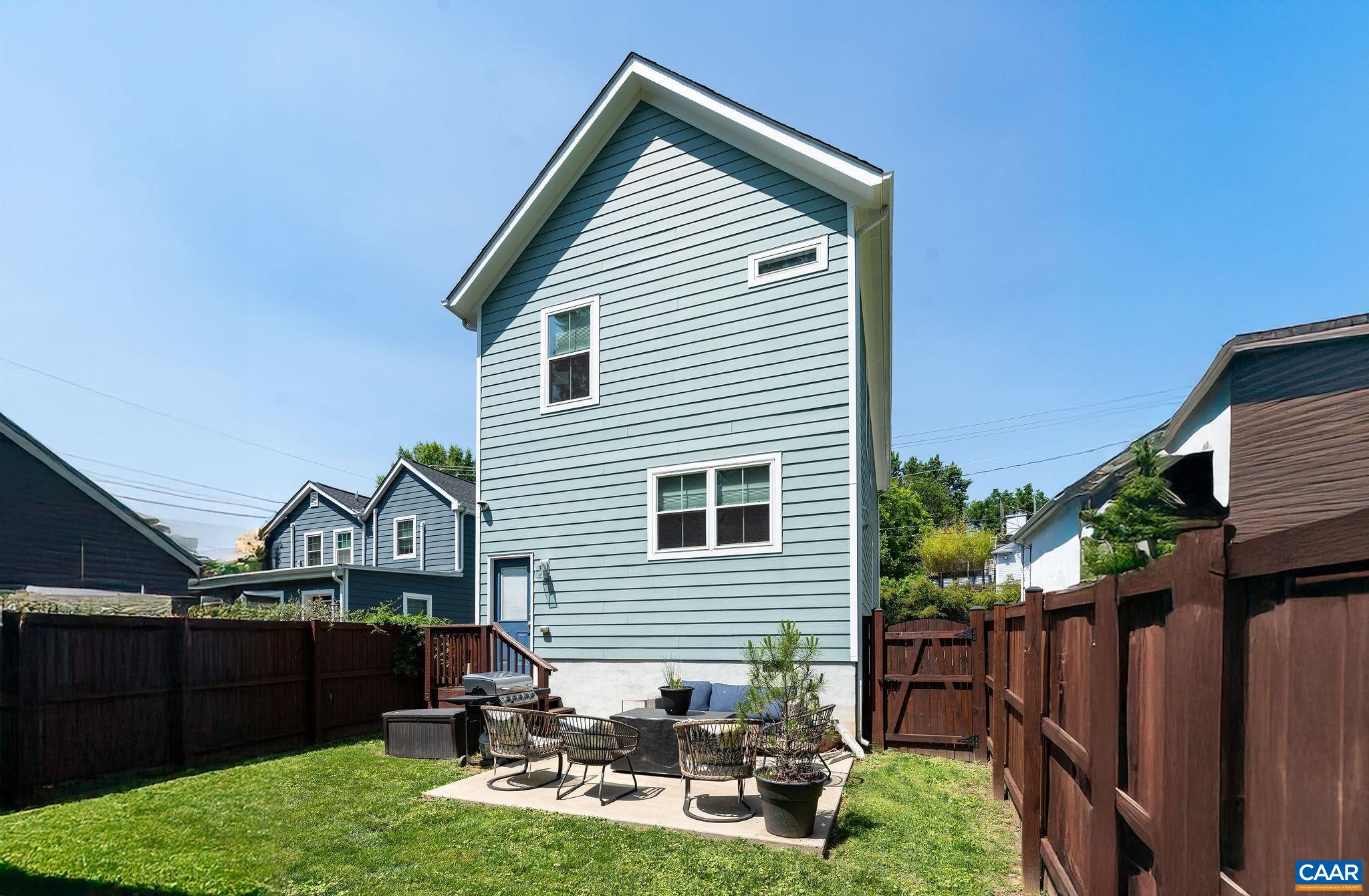 905 PAGE ST
