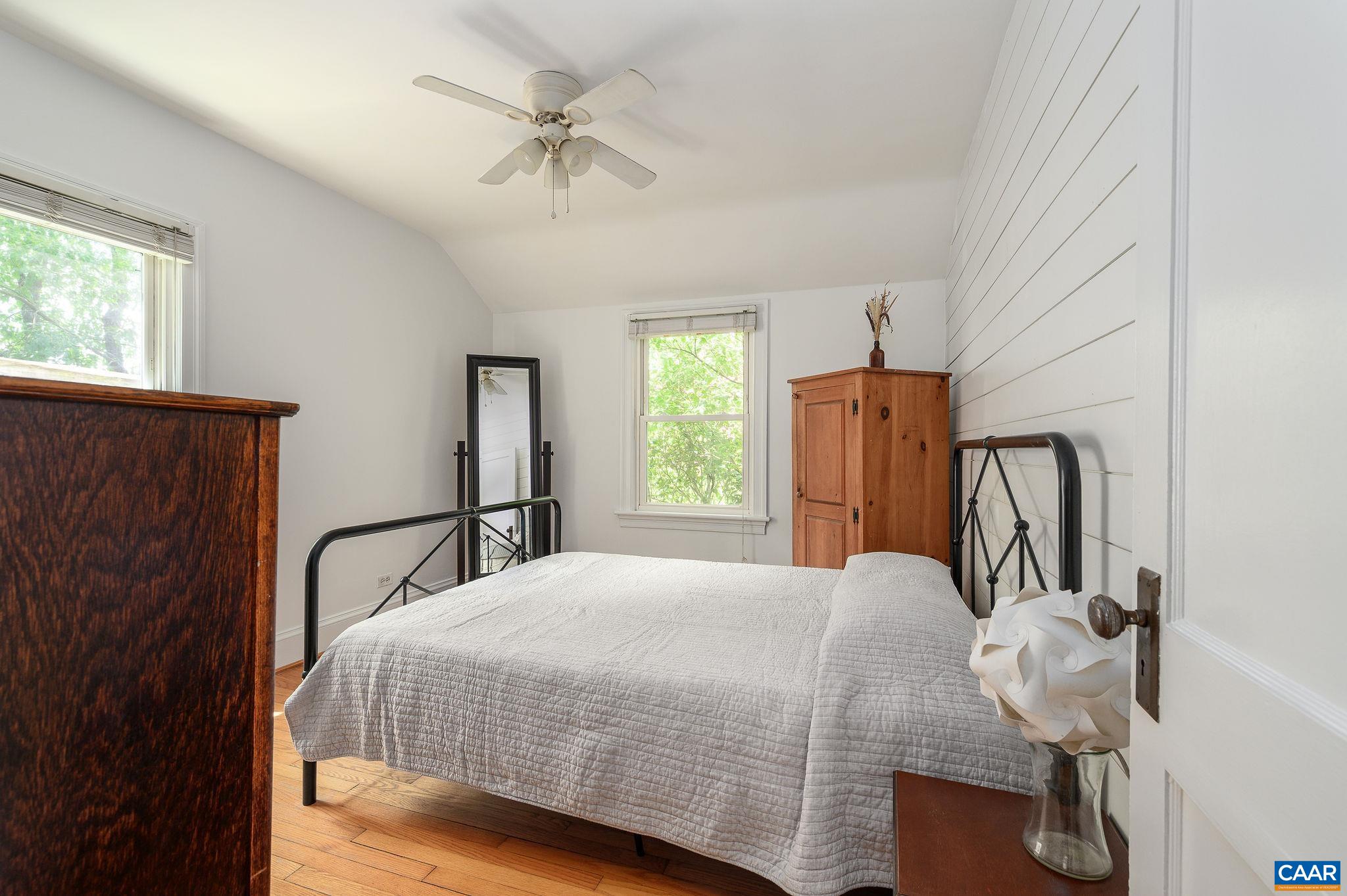 606 MCINTIRE RD