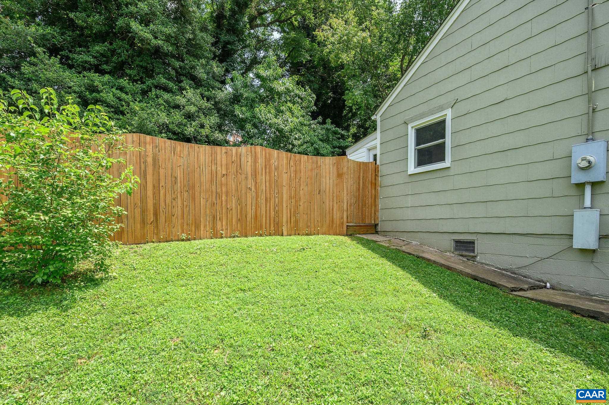 606 MCINTIRE RD