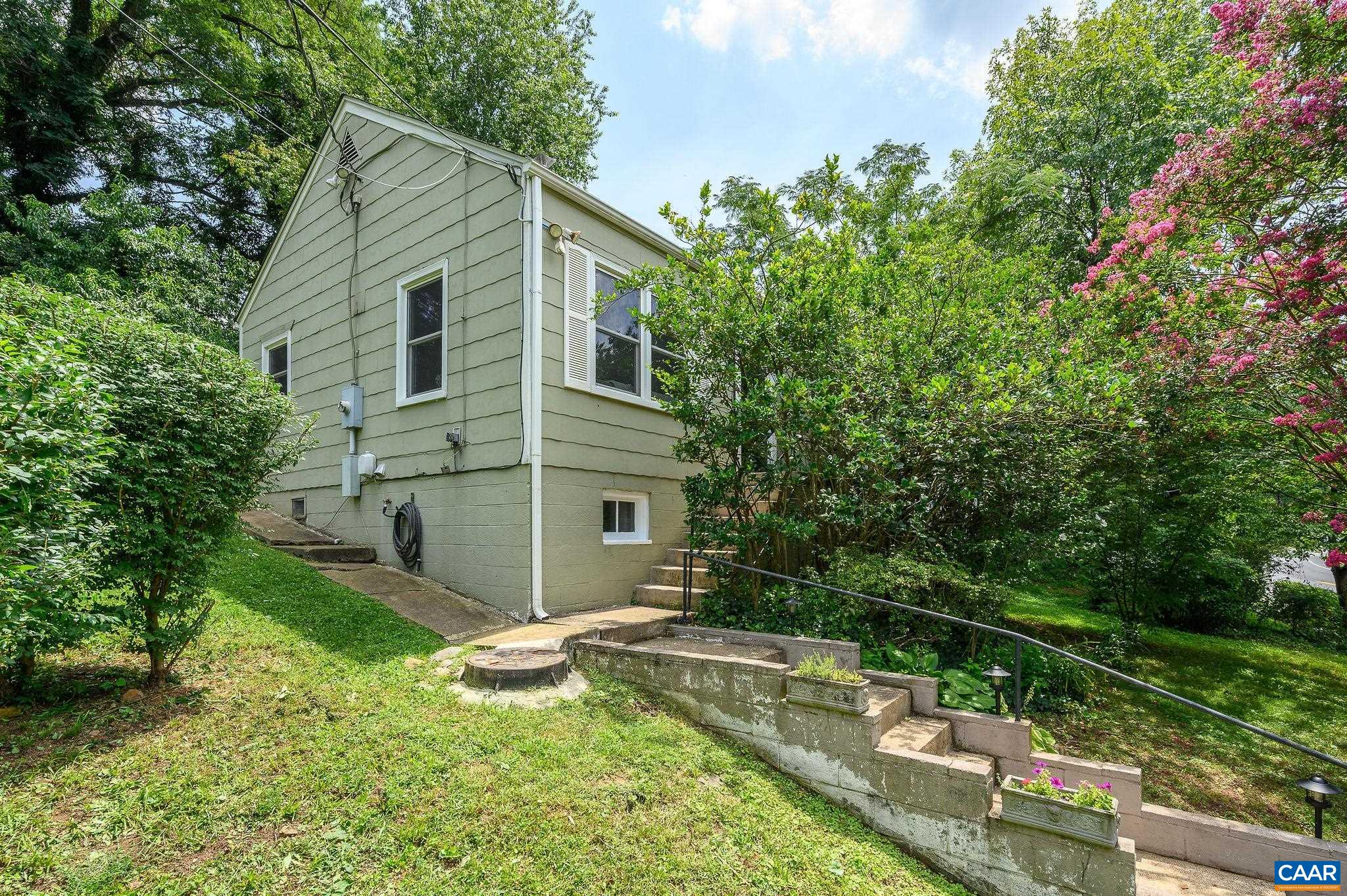 606 MCINTIRE RD