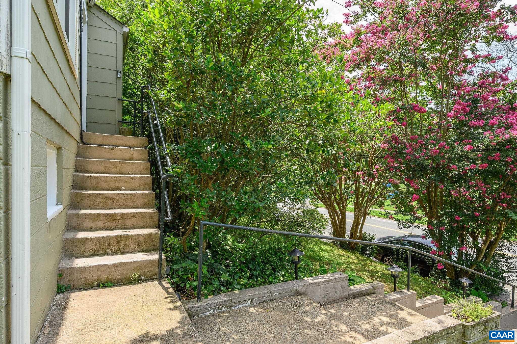 606 MCINTIRE RD