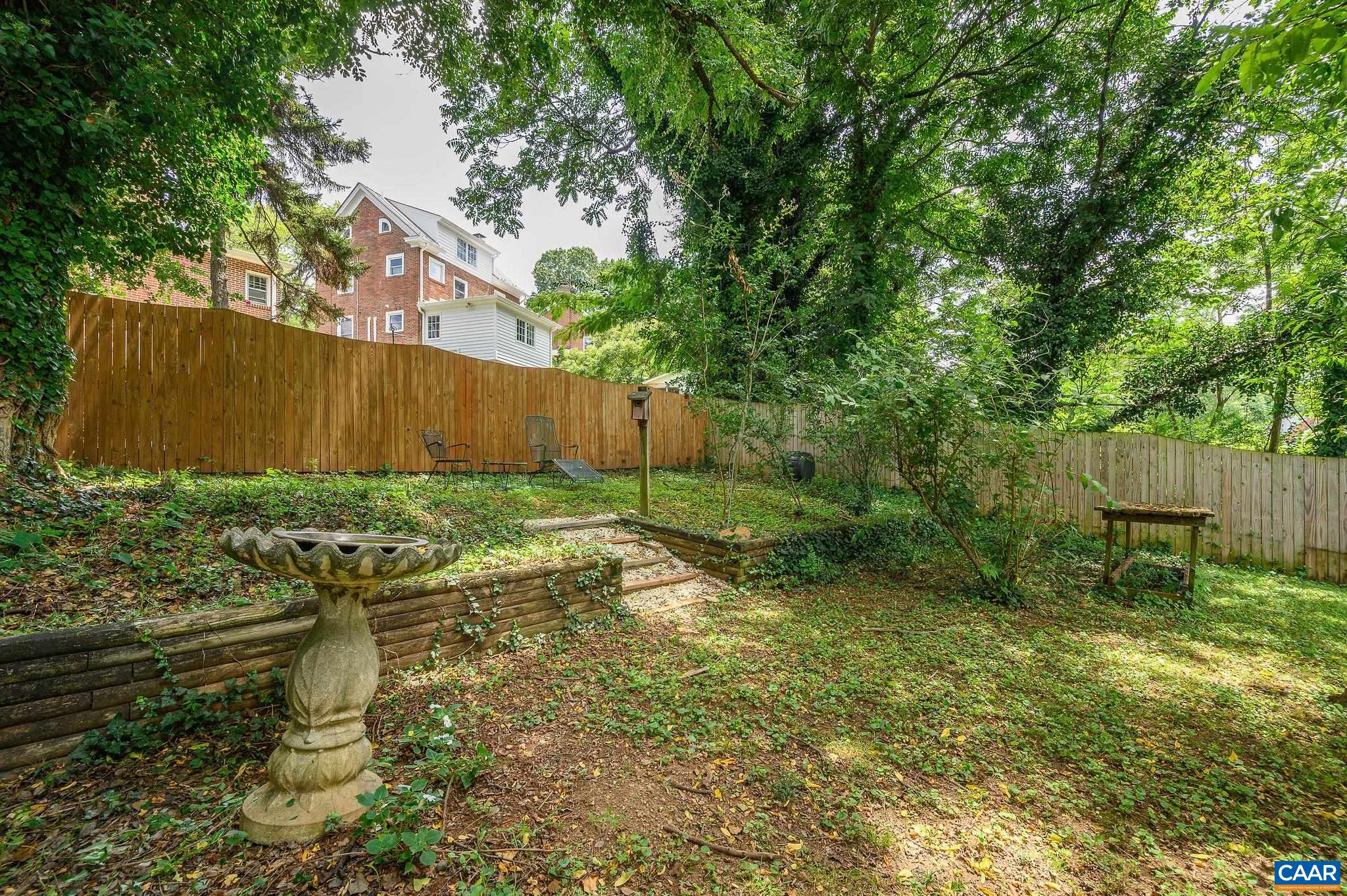 606 MCINTIRE RD