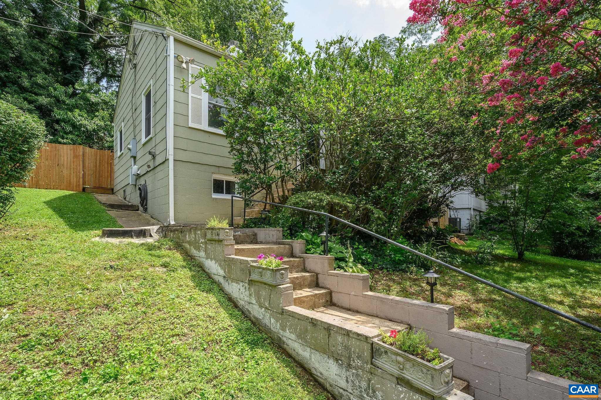 606 MCINTIRE RD