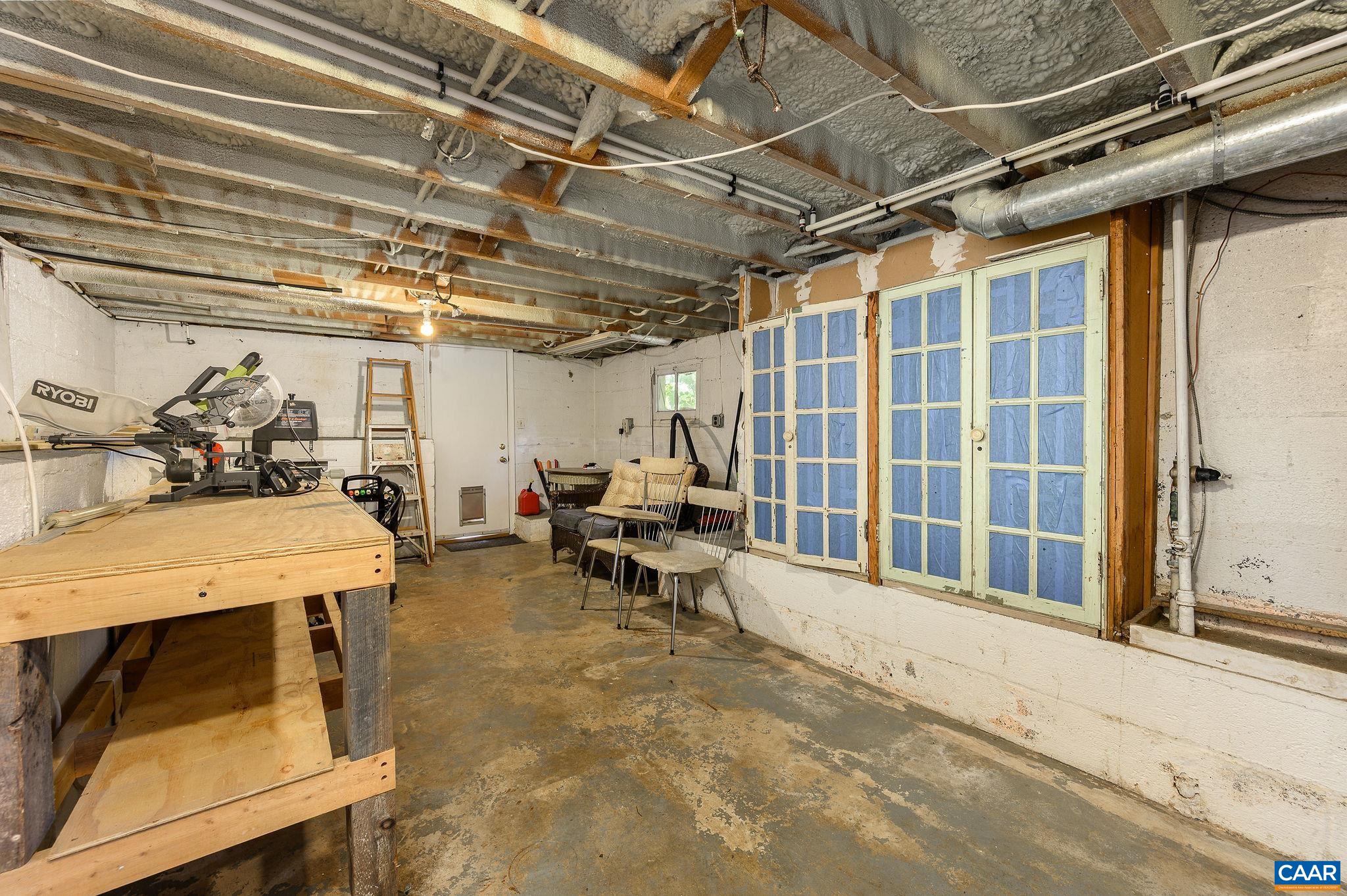 606 MCINTIRE RD