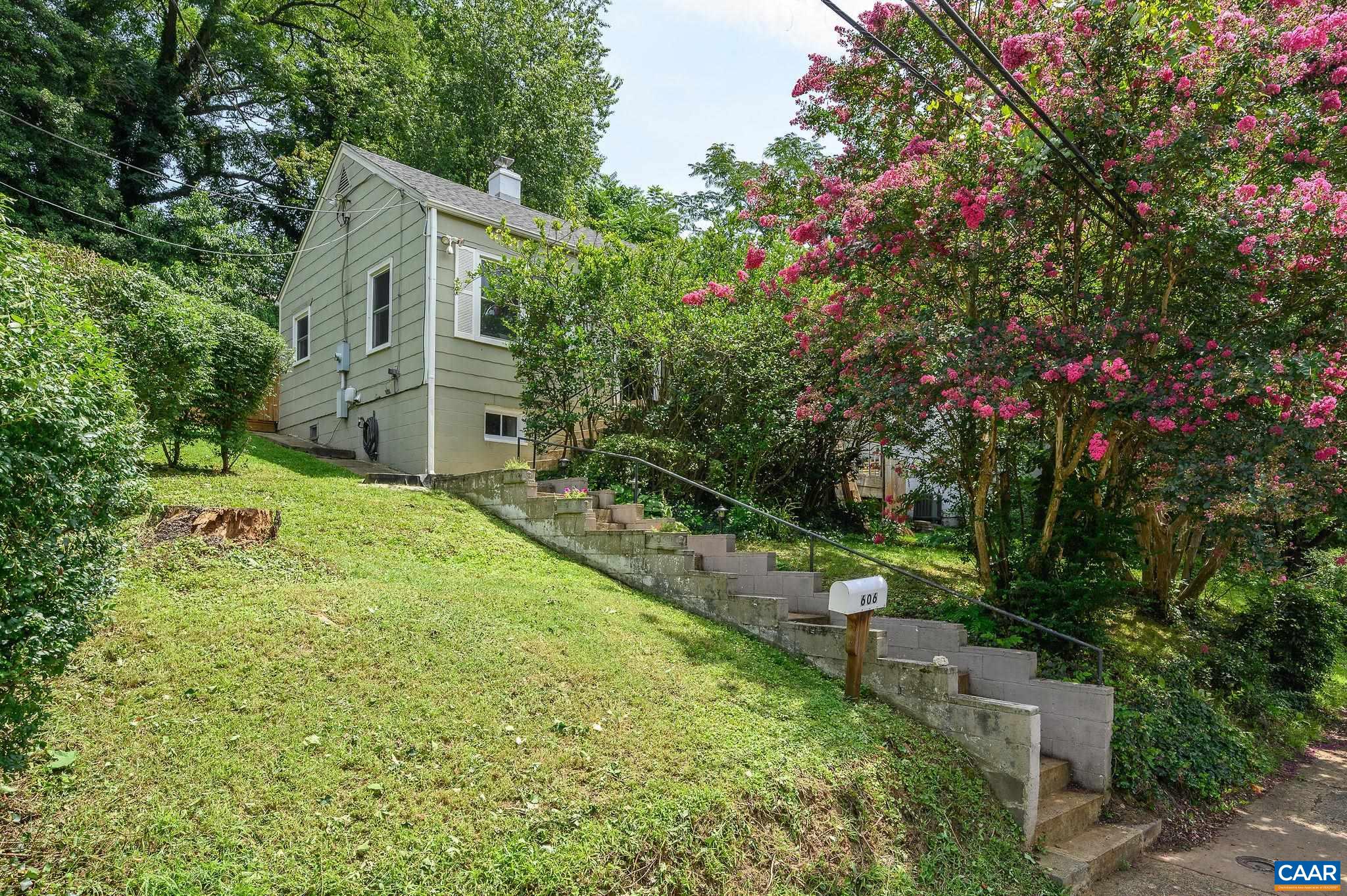 606 MCINTIRE RD