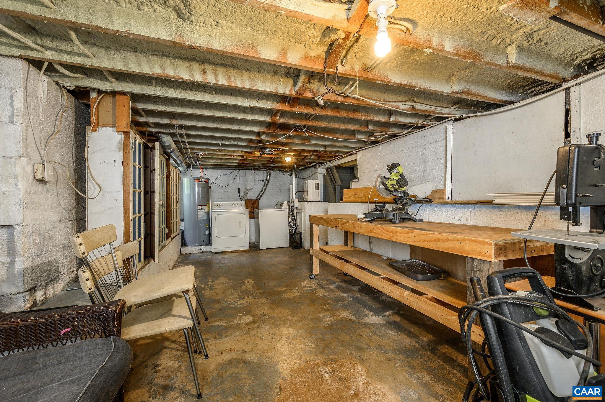 606 MCINTIRE RD