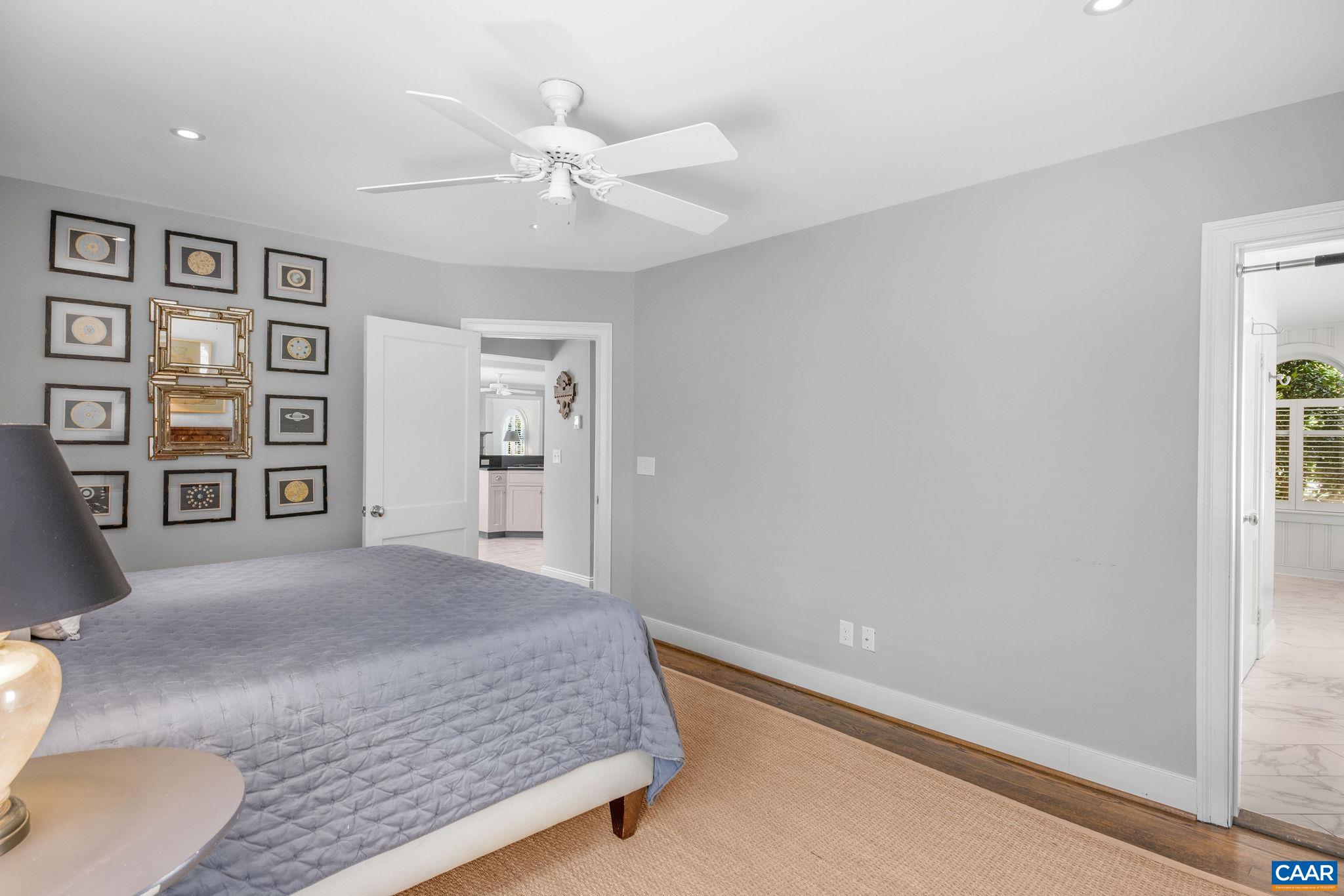 960 LOCUST AVE
