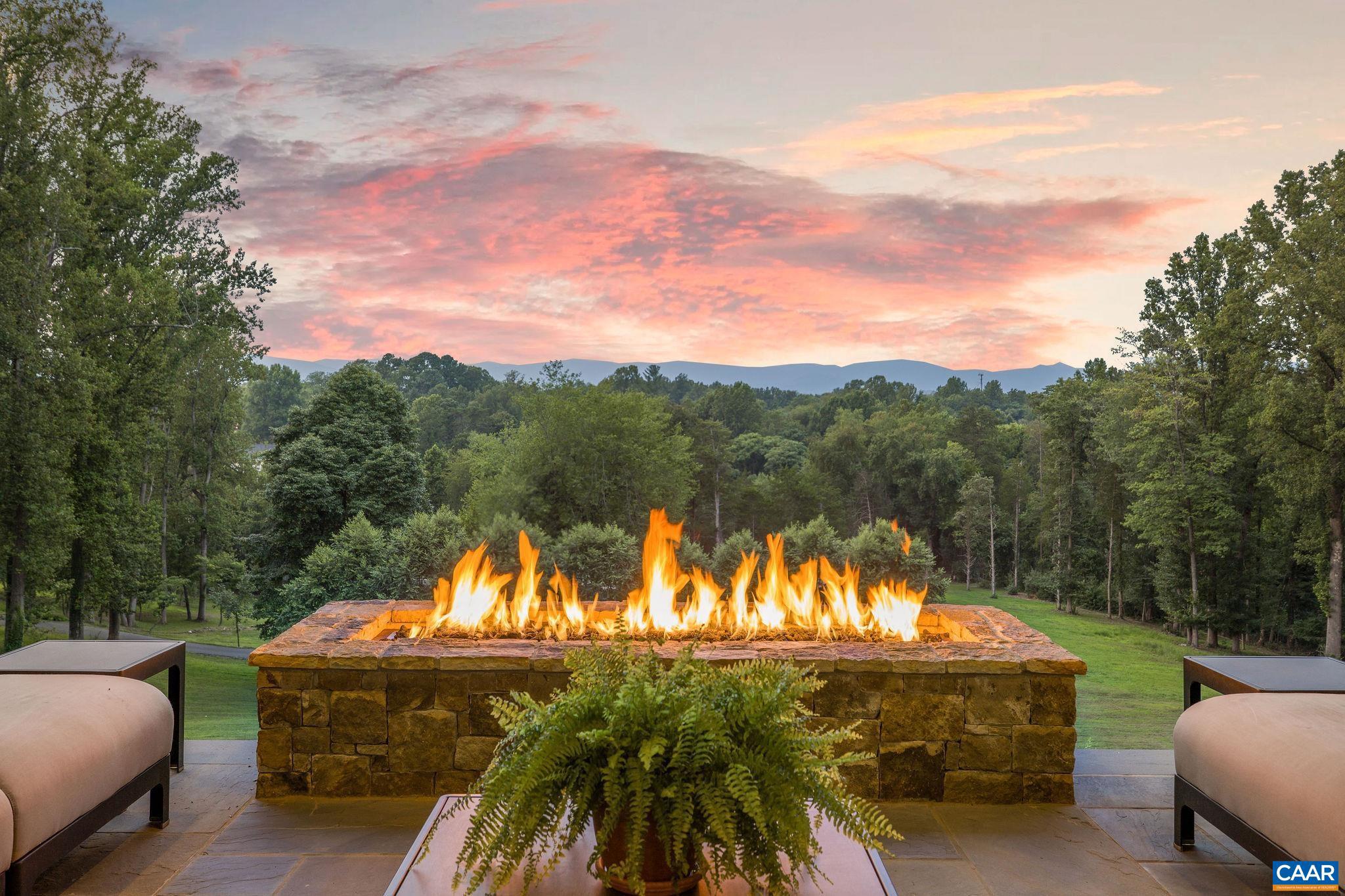 111 Falcon Dr