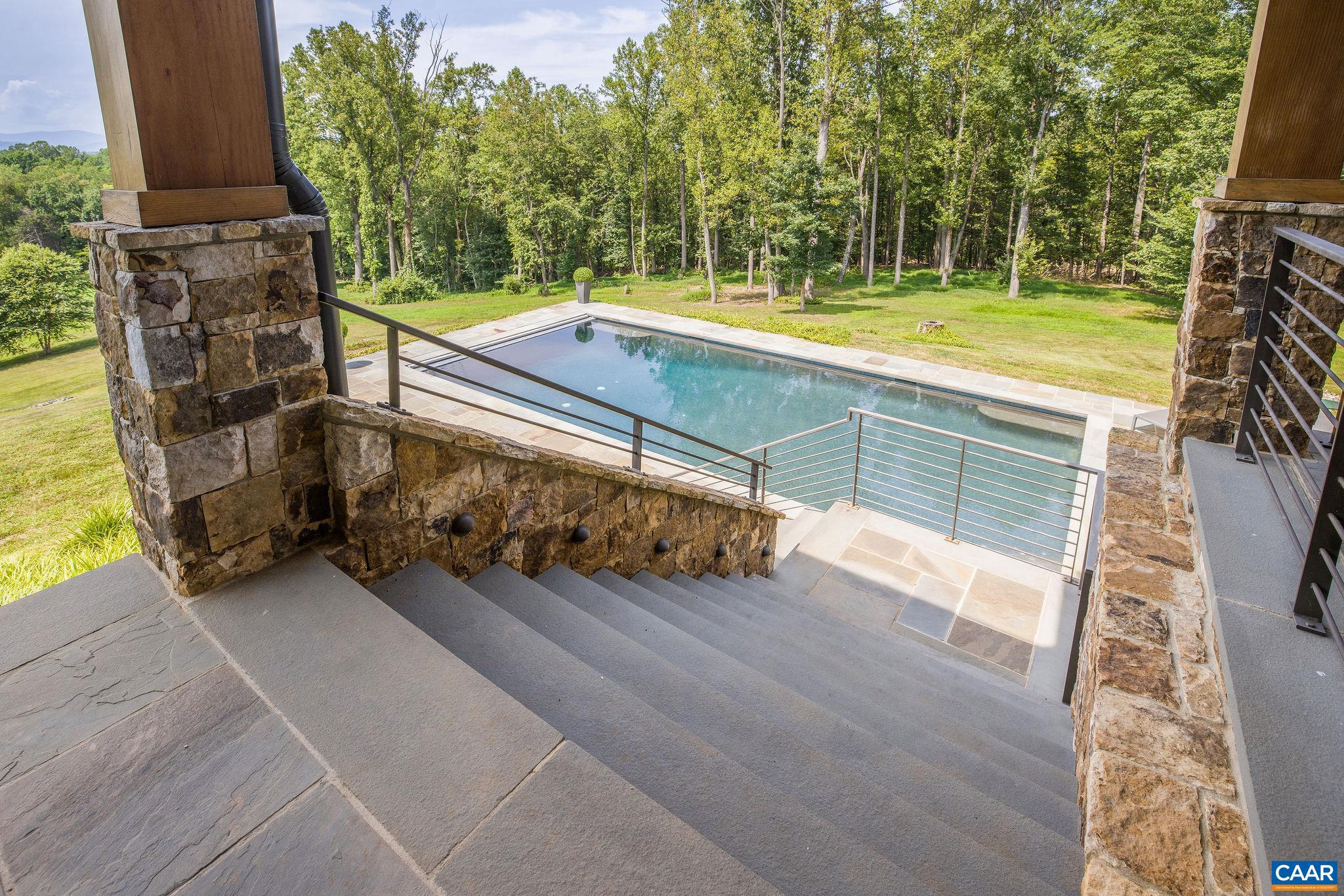 111 Falcon Dr