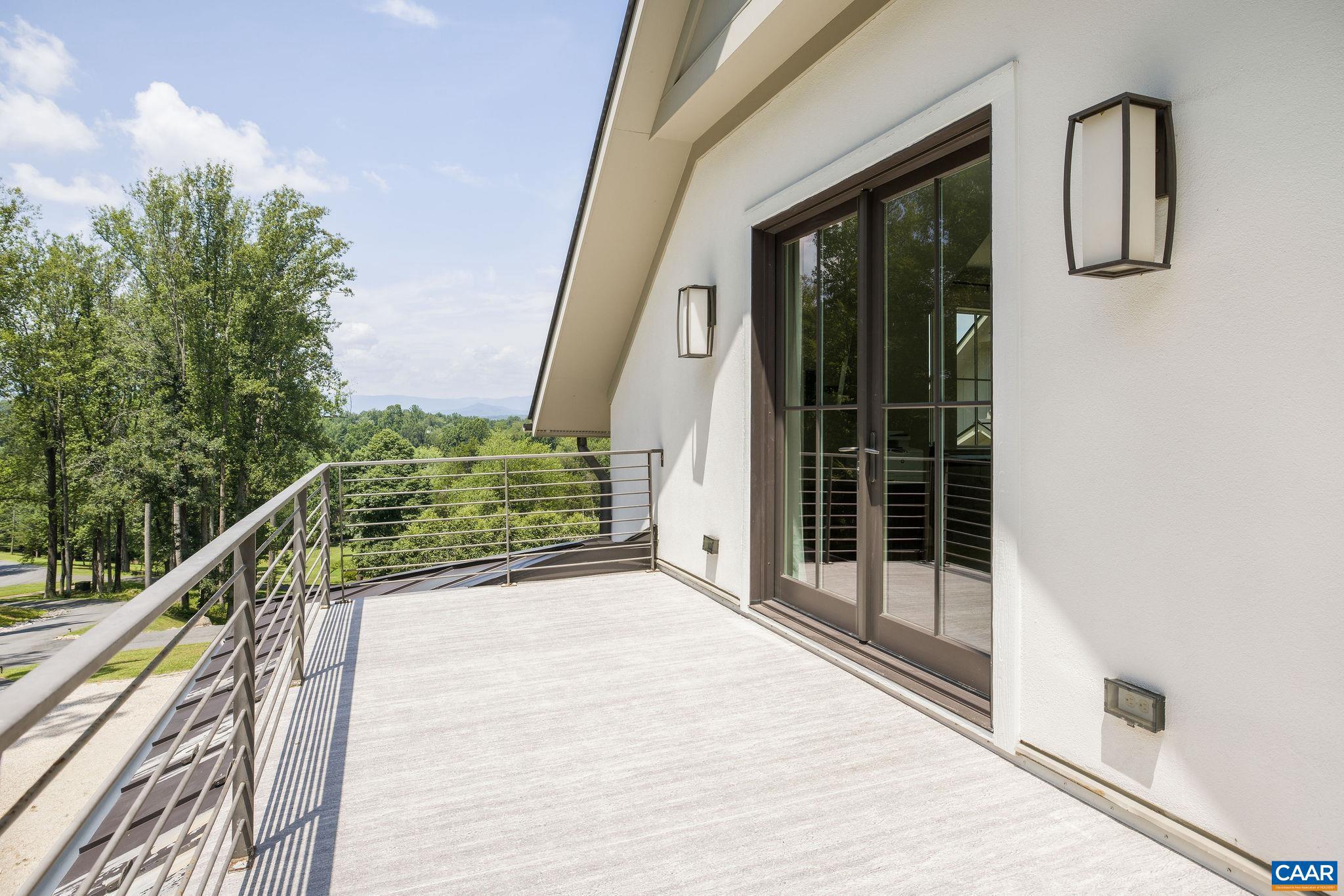 111 Falcon Dr