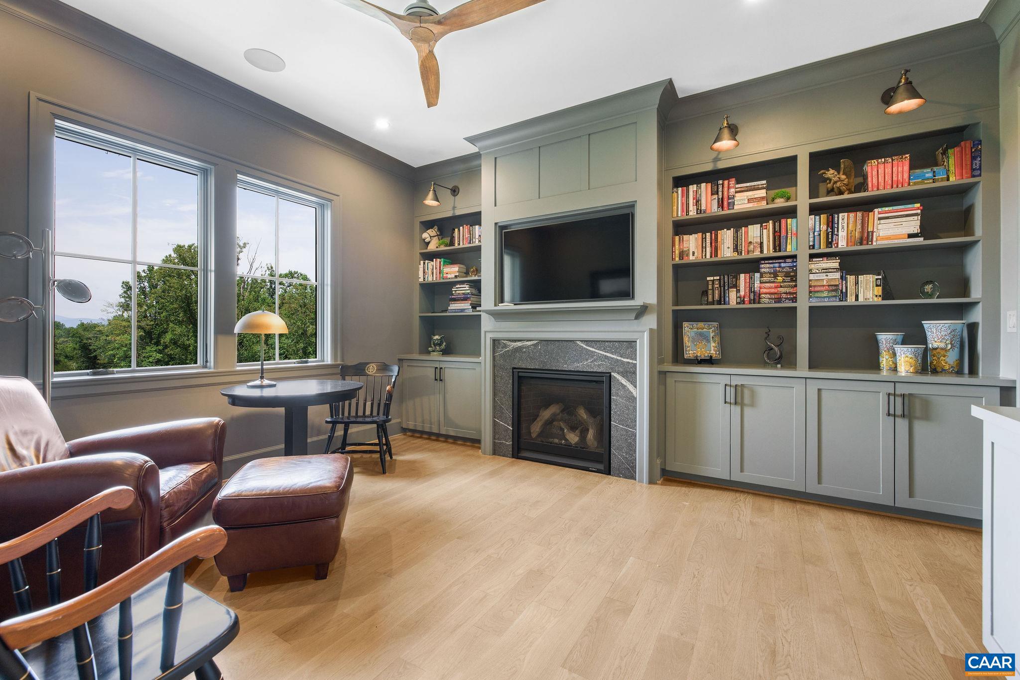 111 Falcon Dr