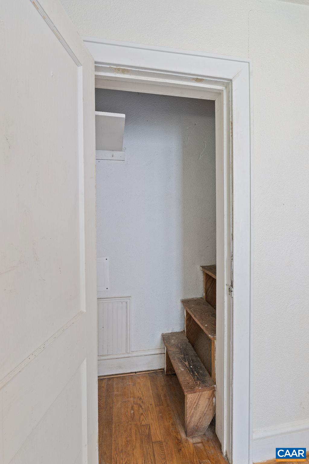 213 MEADE AVE