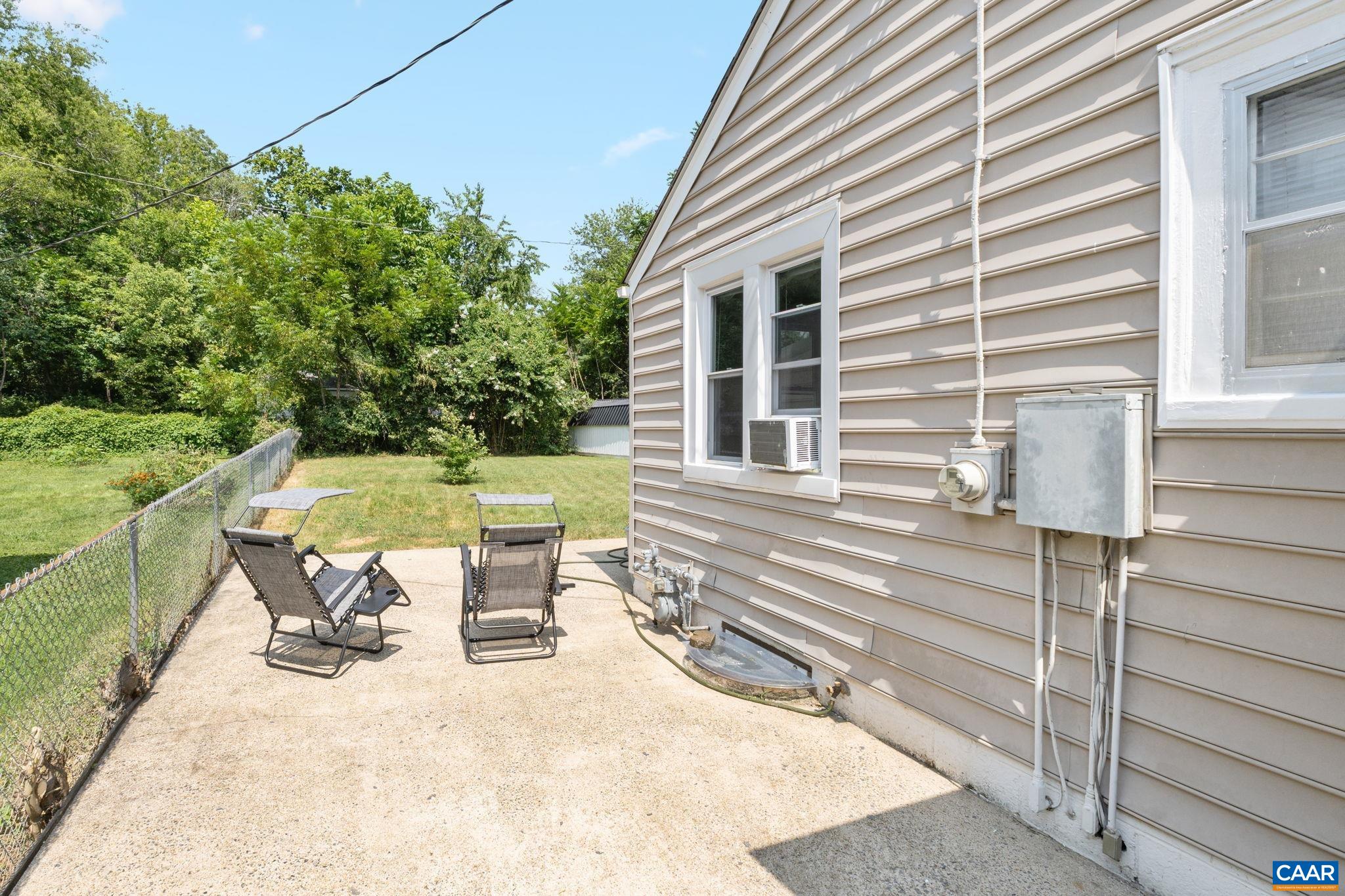 213 MEADE AVE