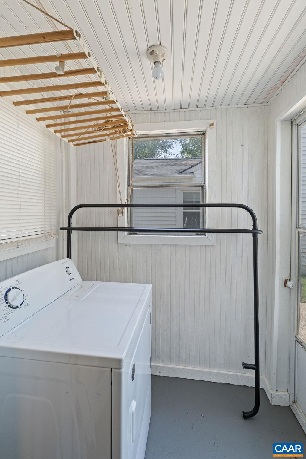 213 MEADE AVE