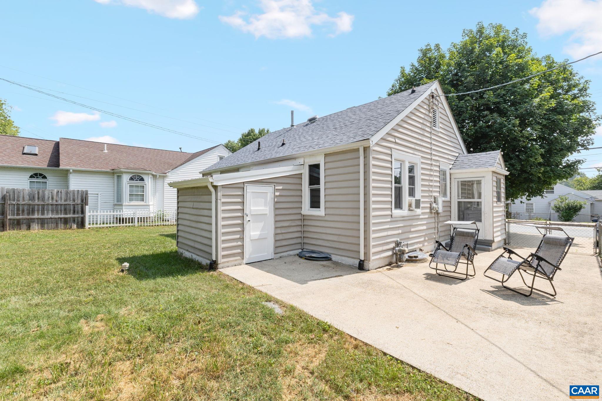 213 MEADE AVE