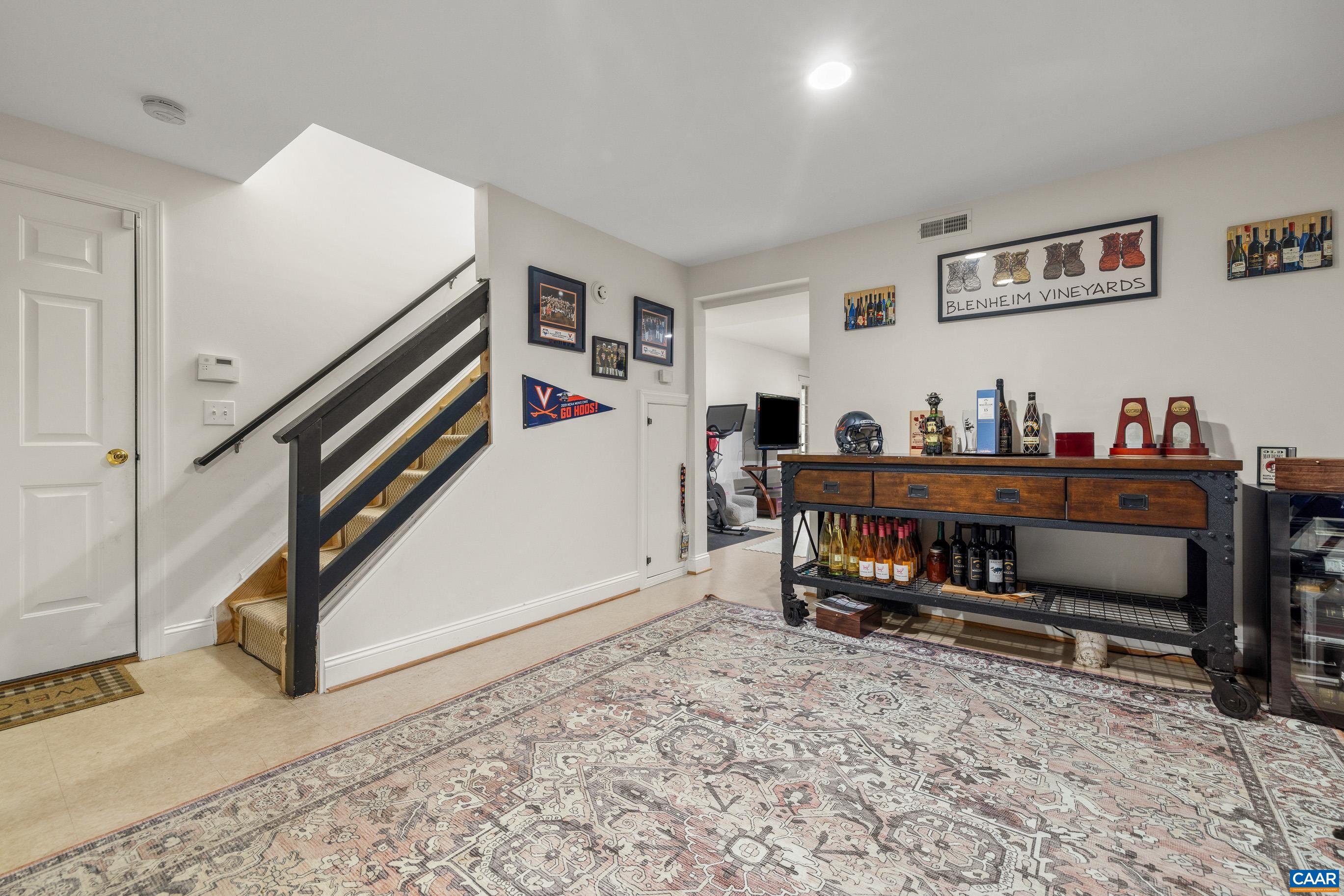 1089 OLYMPIA DR
