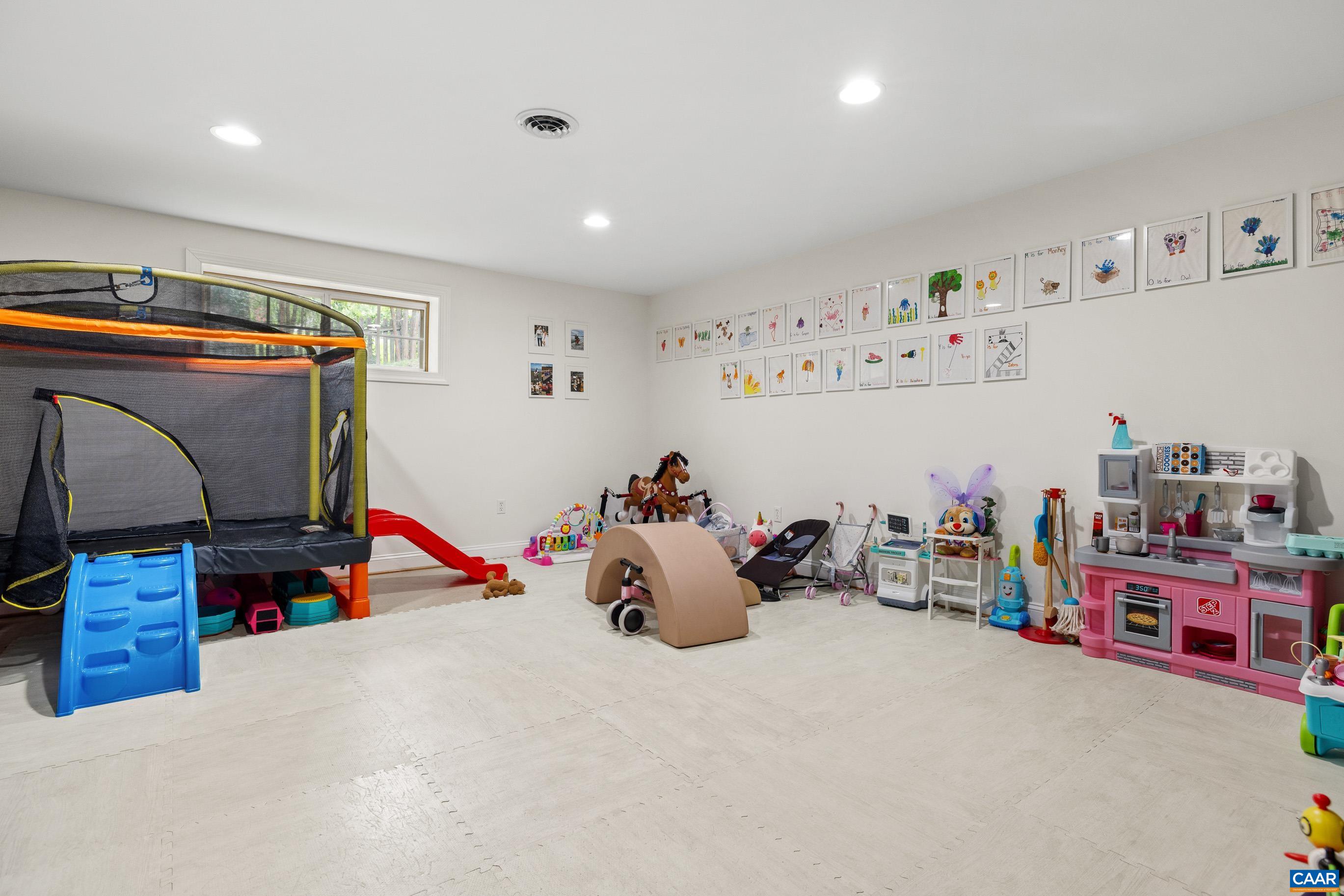 1089 OLYMPIA DR