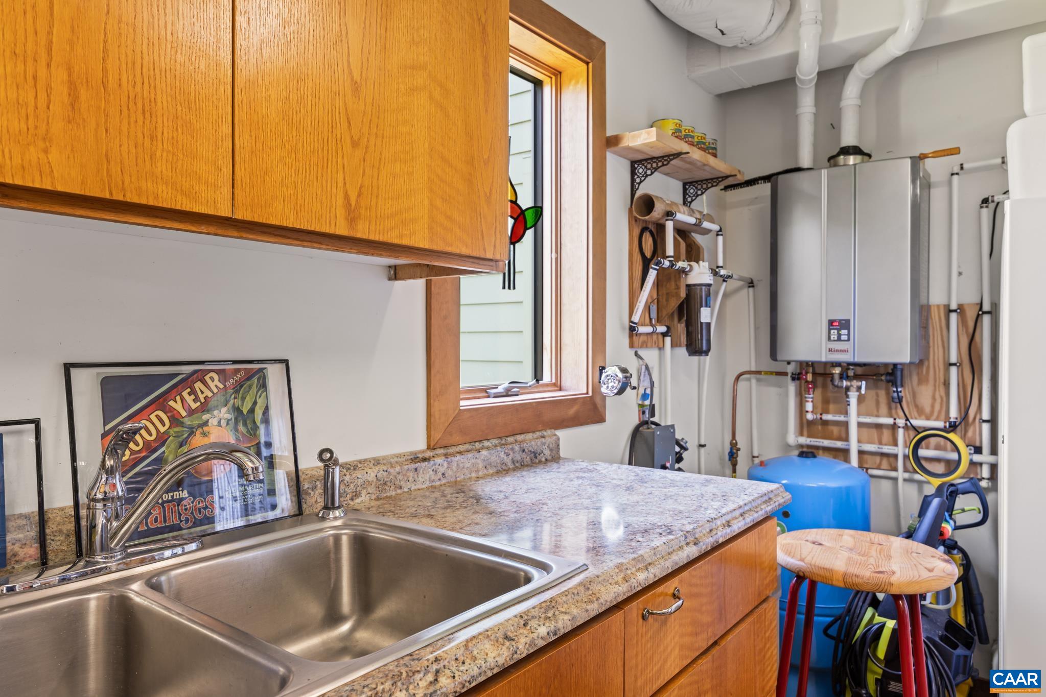 456 ROBERTS MOUNTAIN RD