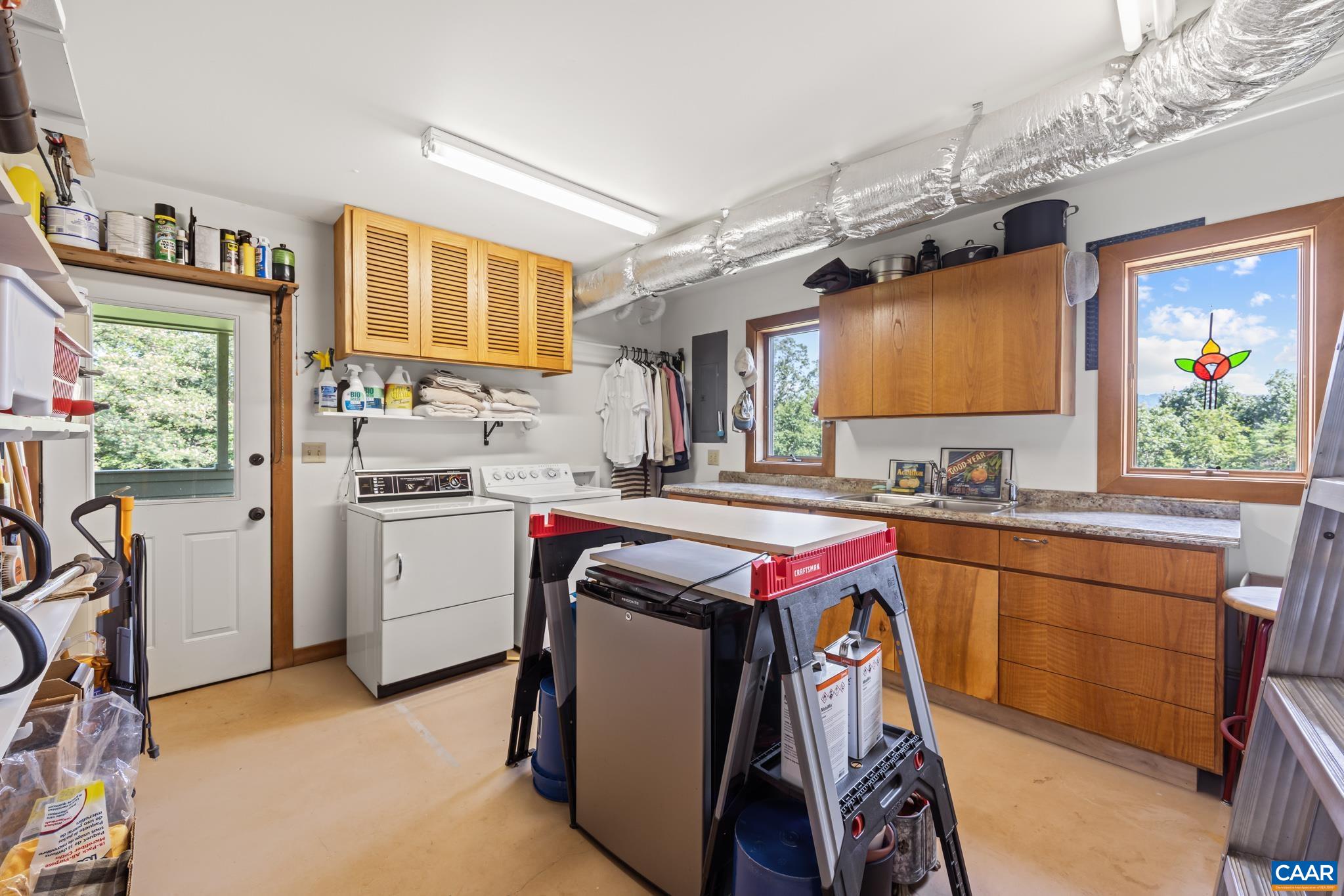 456 ROBERTS MOUNTAIN RD