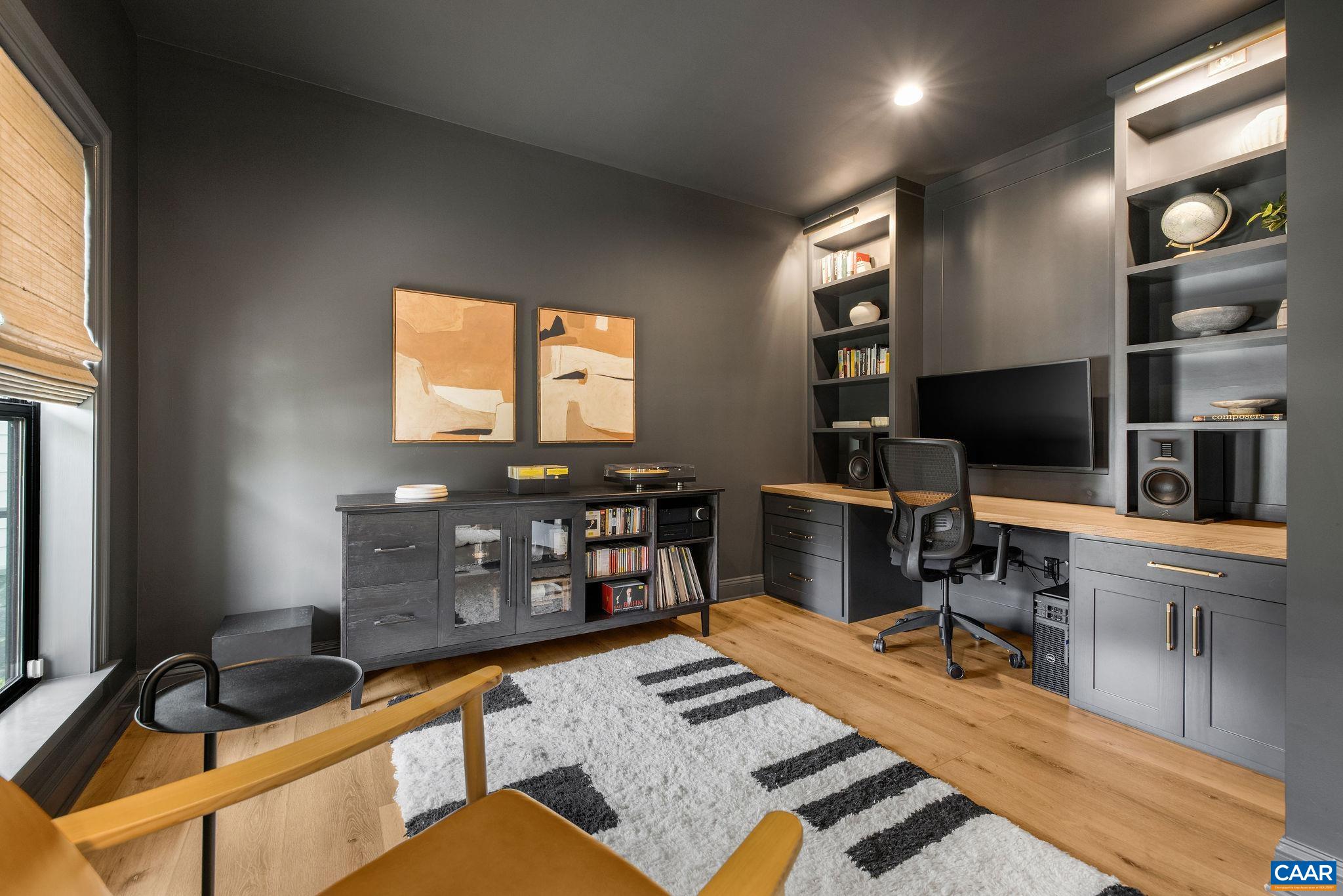 3706 THICKET RUN PL