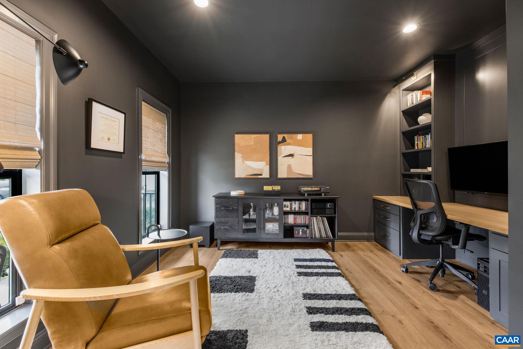3706 THICKET RUN PL