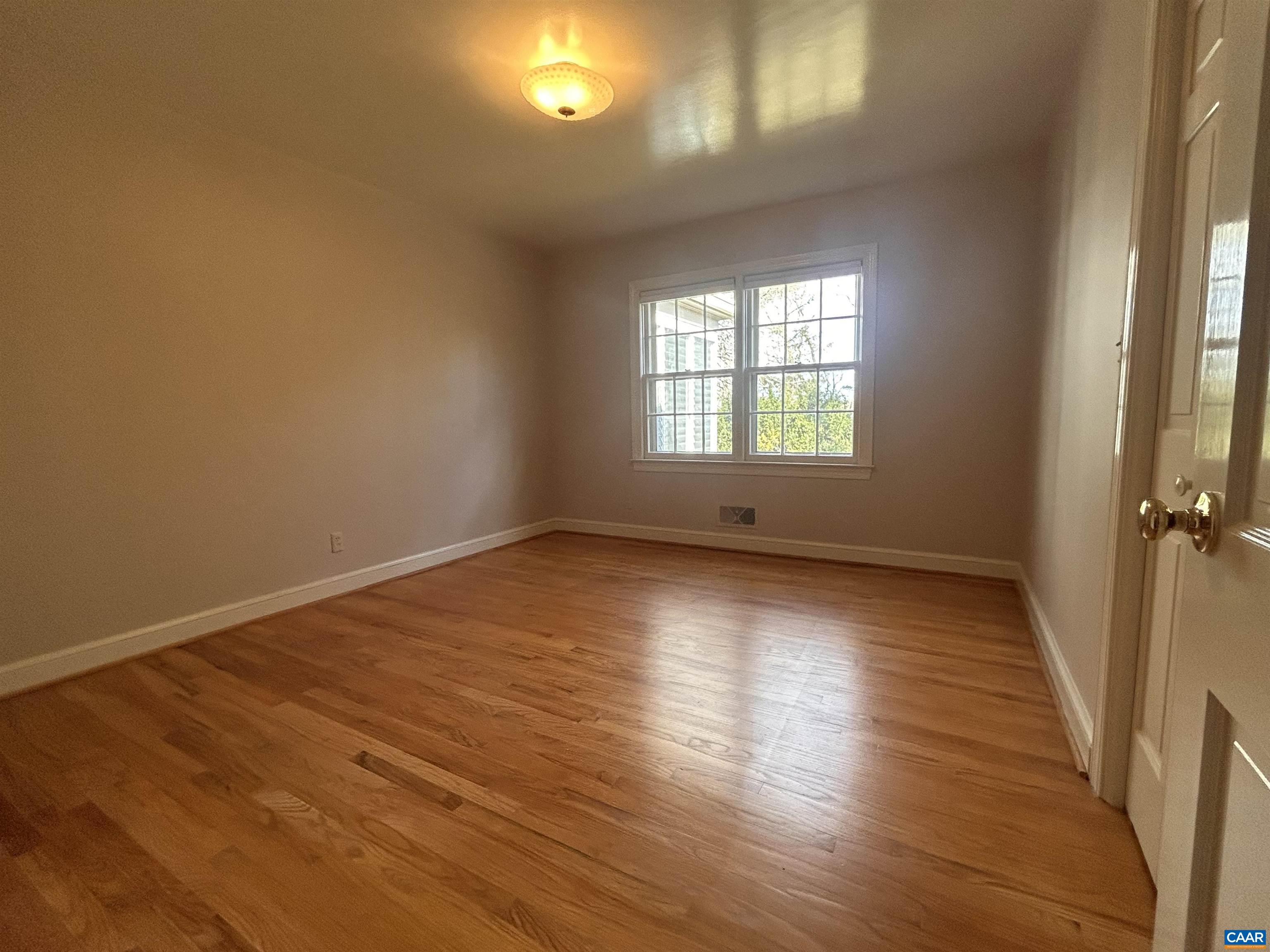 214 MONTVUE DR