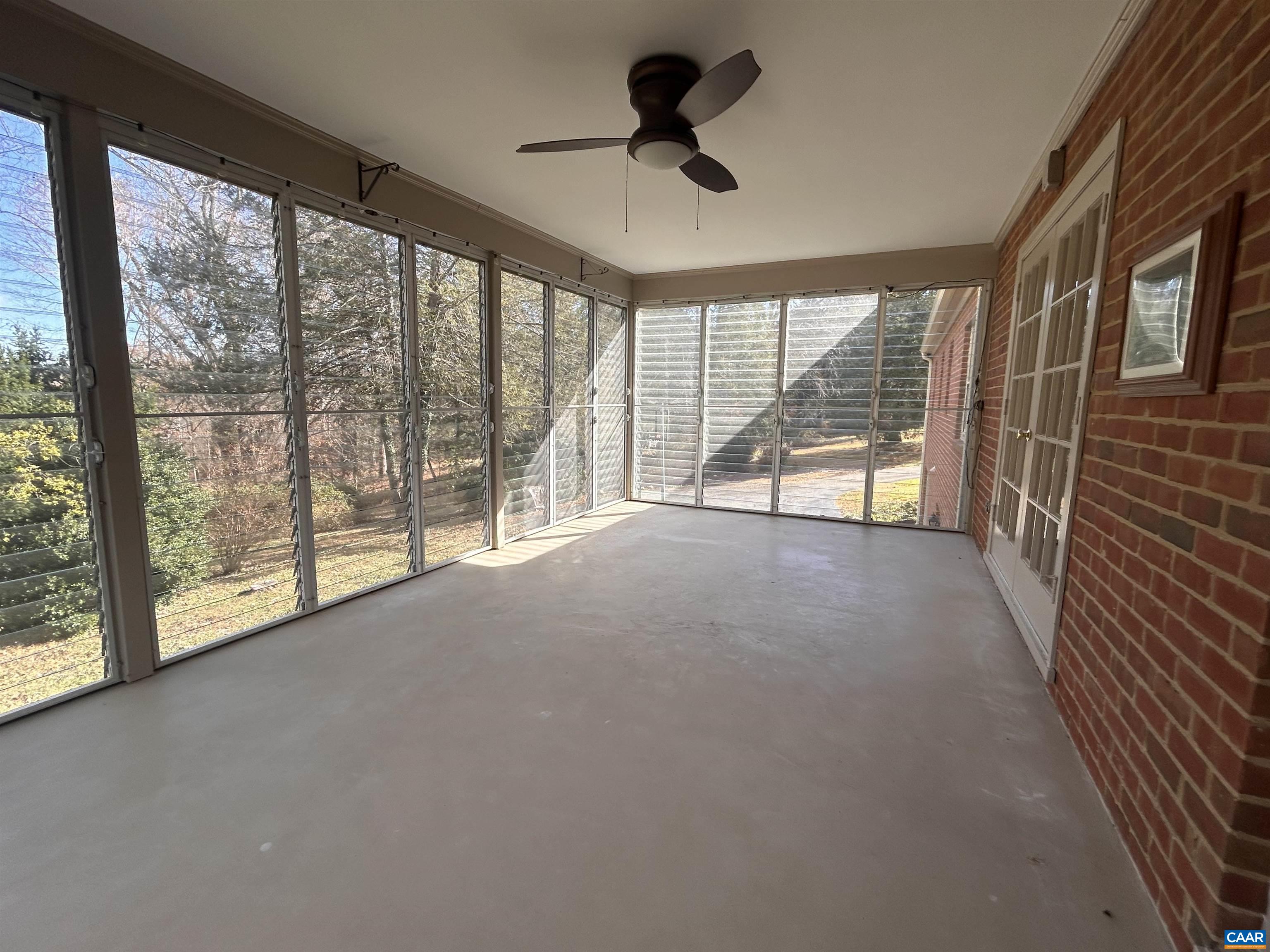 214 MONTVUE DR