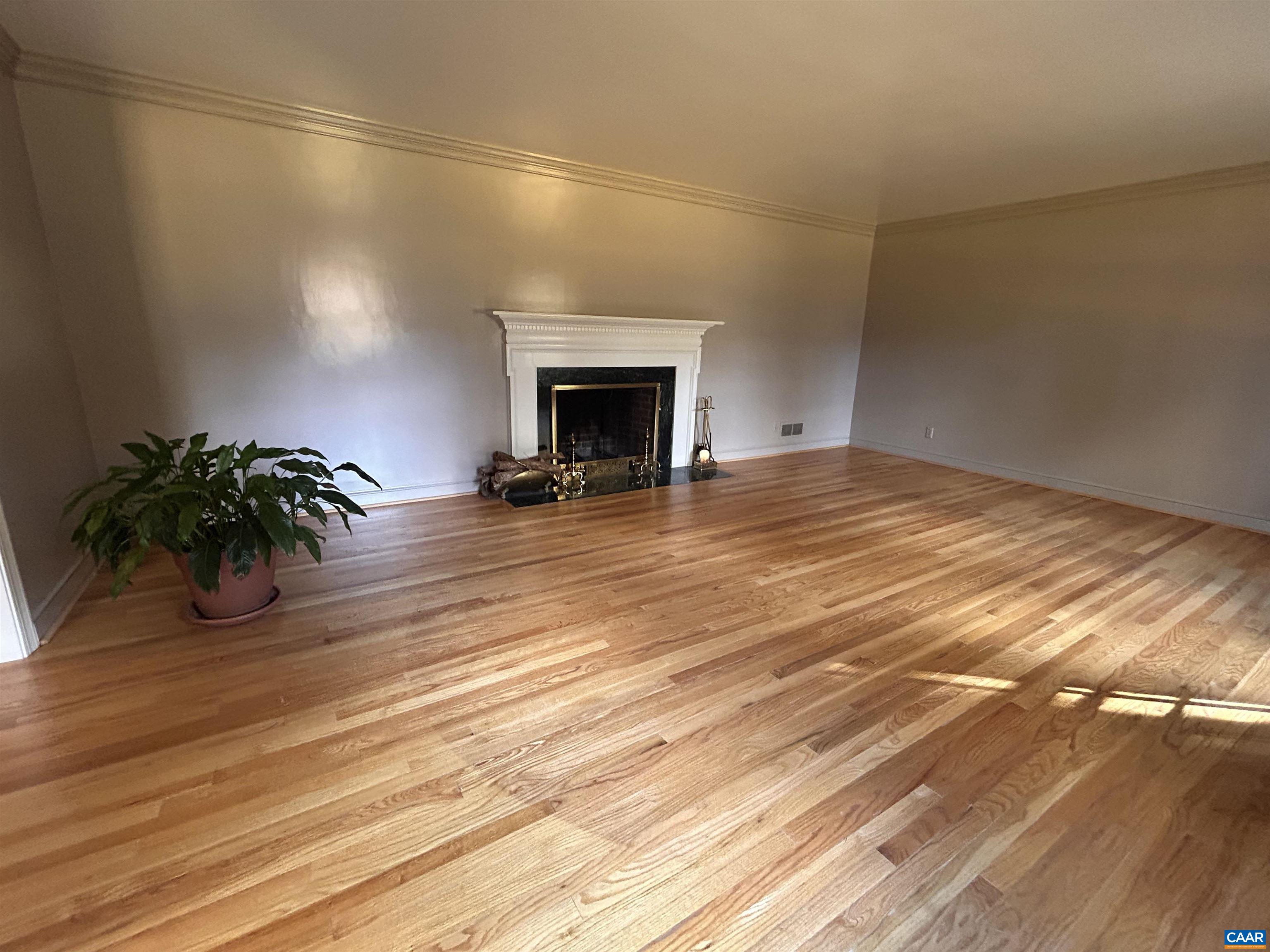 214 MONTVUE DR