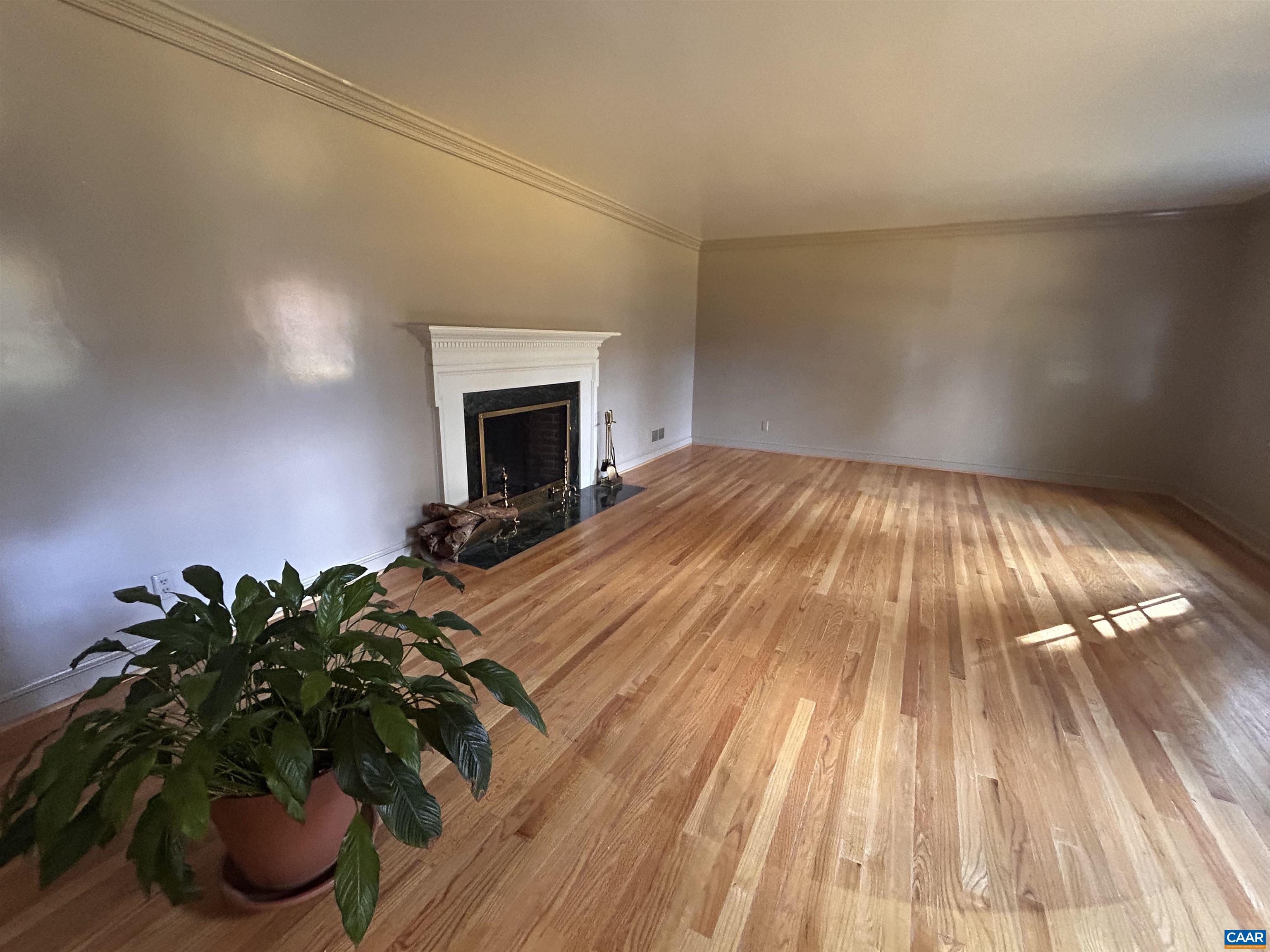 214 MONTVUE DR