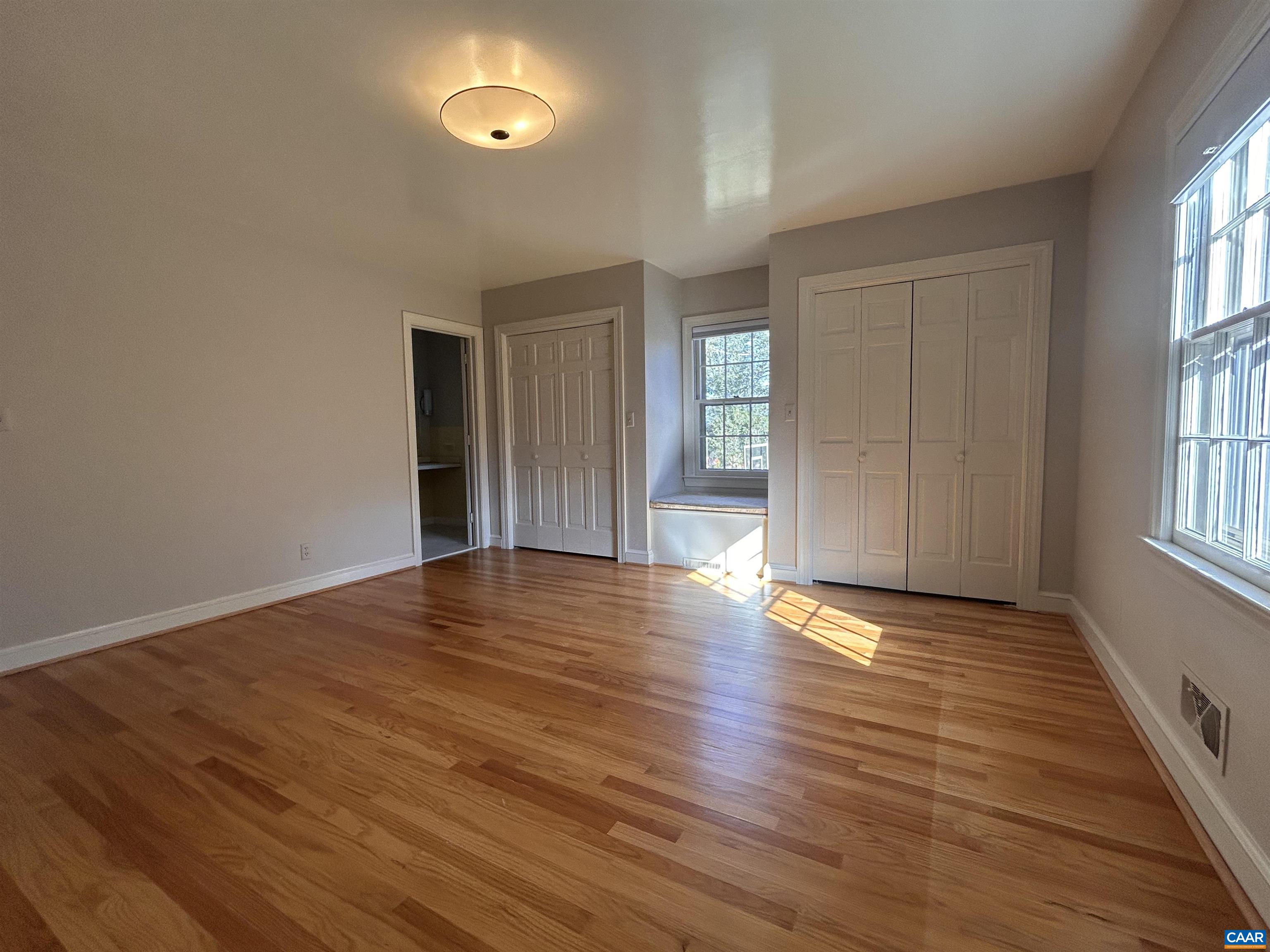 214 MONTVUE DR