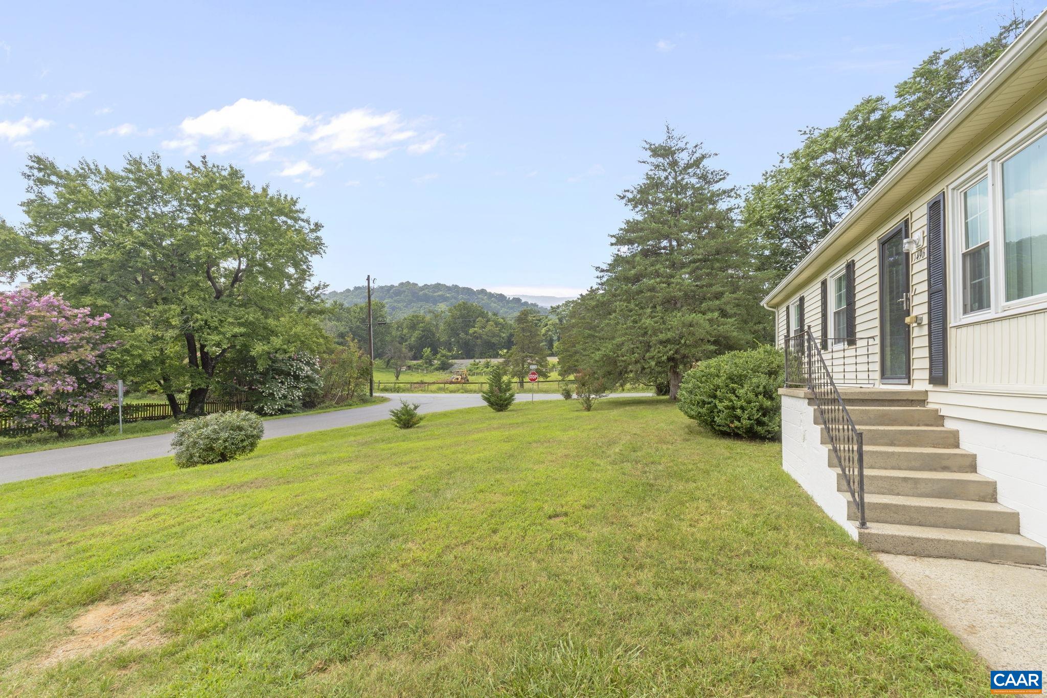 1496 ORCHARD DR