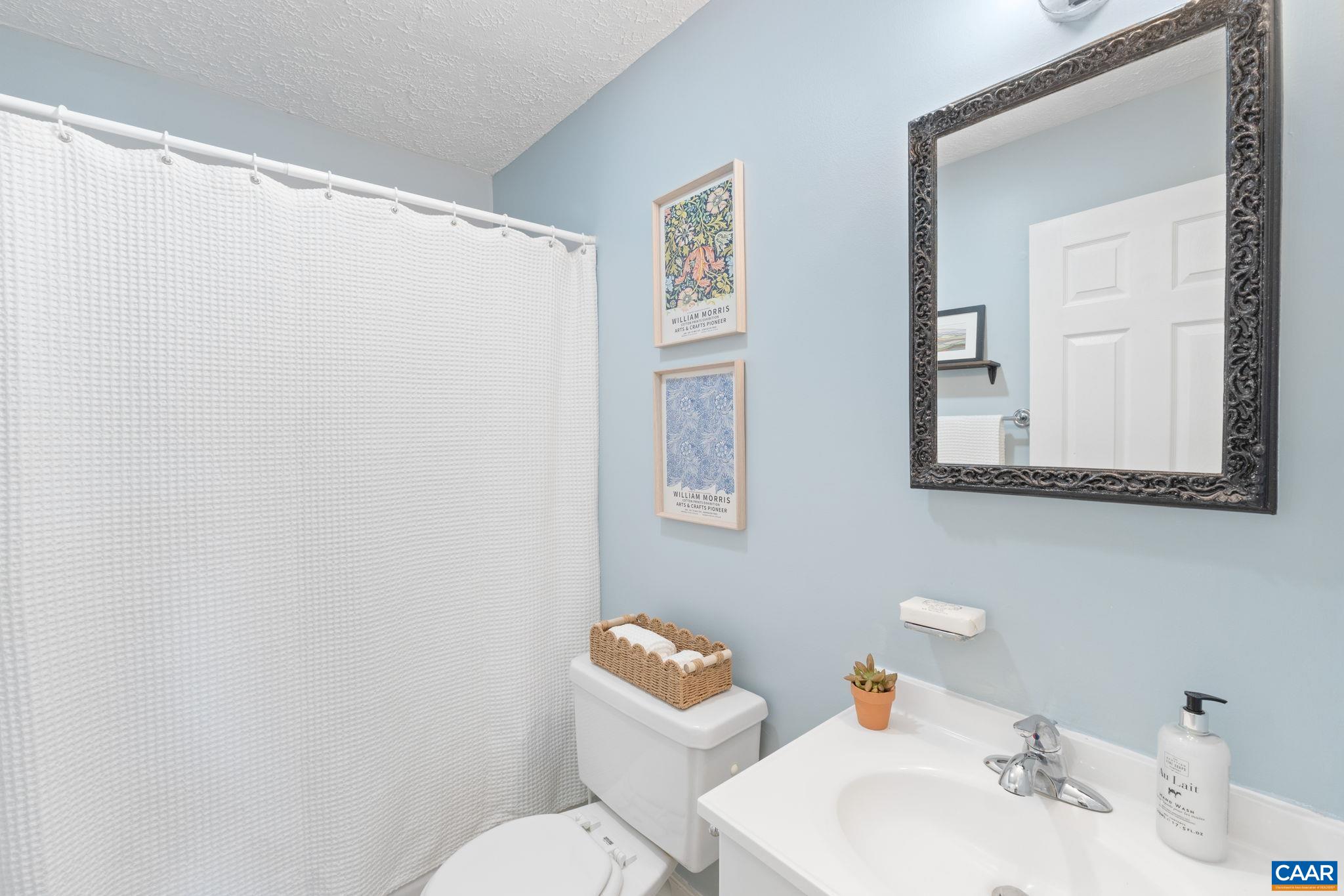 1496 ORCHARD DR