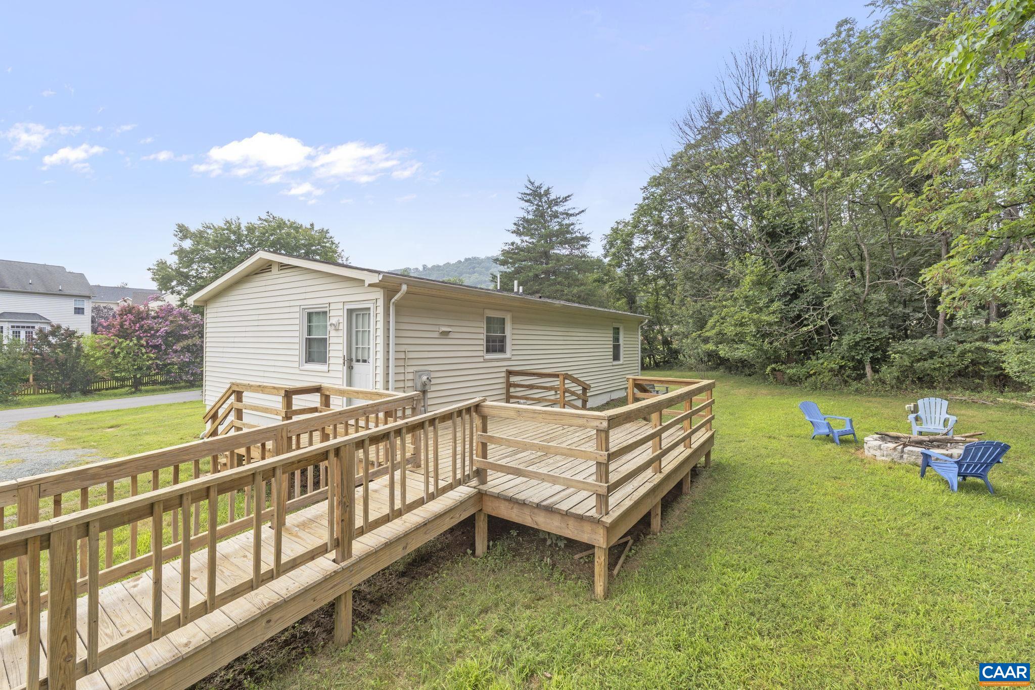 1496 ORCHARD DR