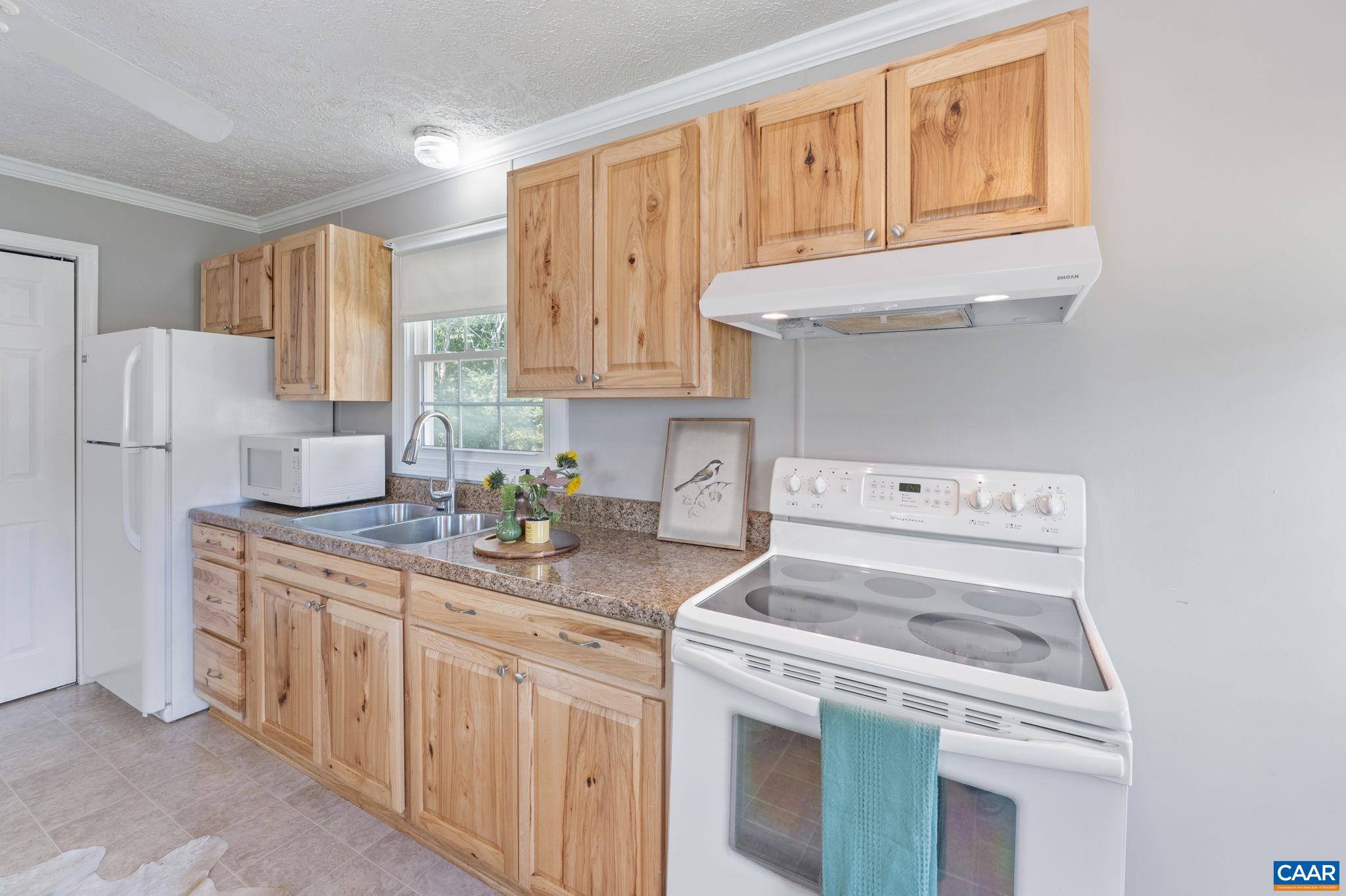 1496 ORCHARD DR