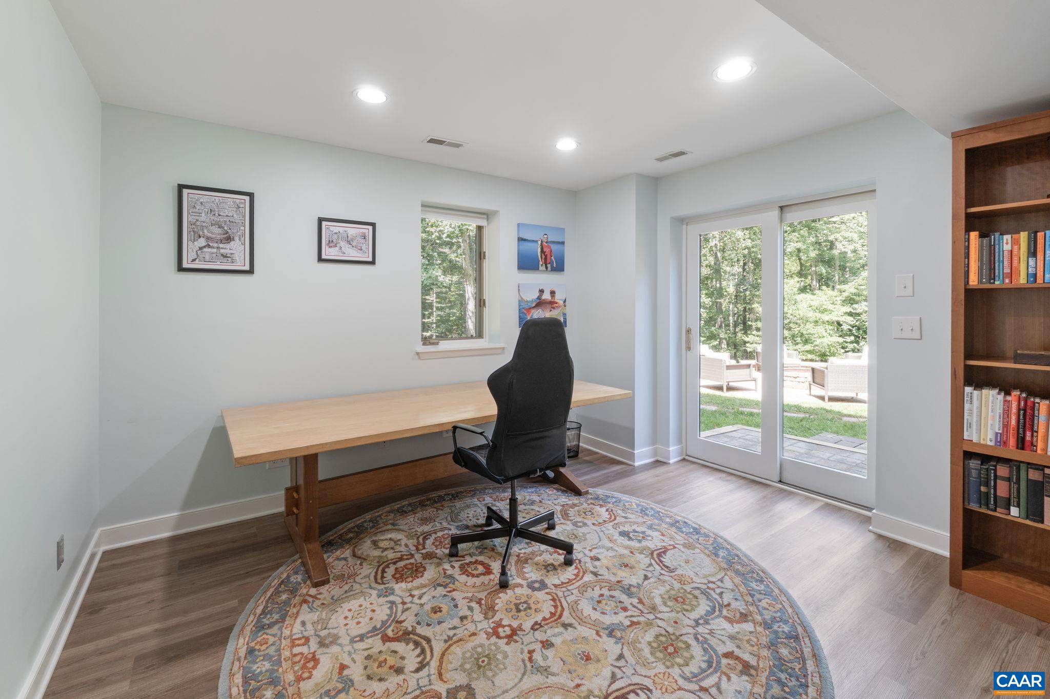 186 E TERRELL RD