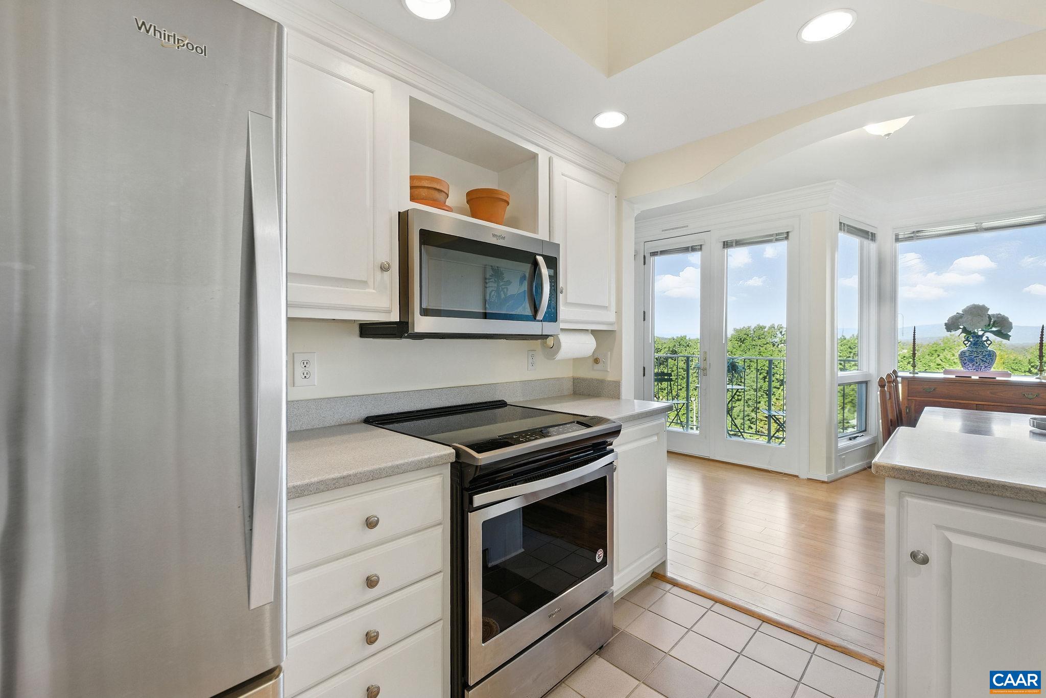 500 CRESTWOOD DR Unit: 1405