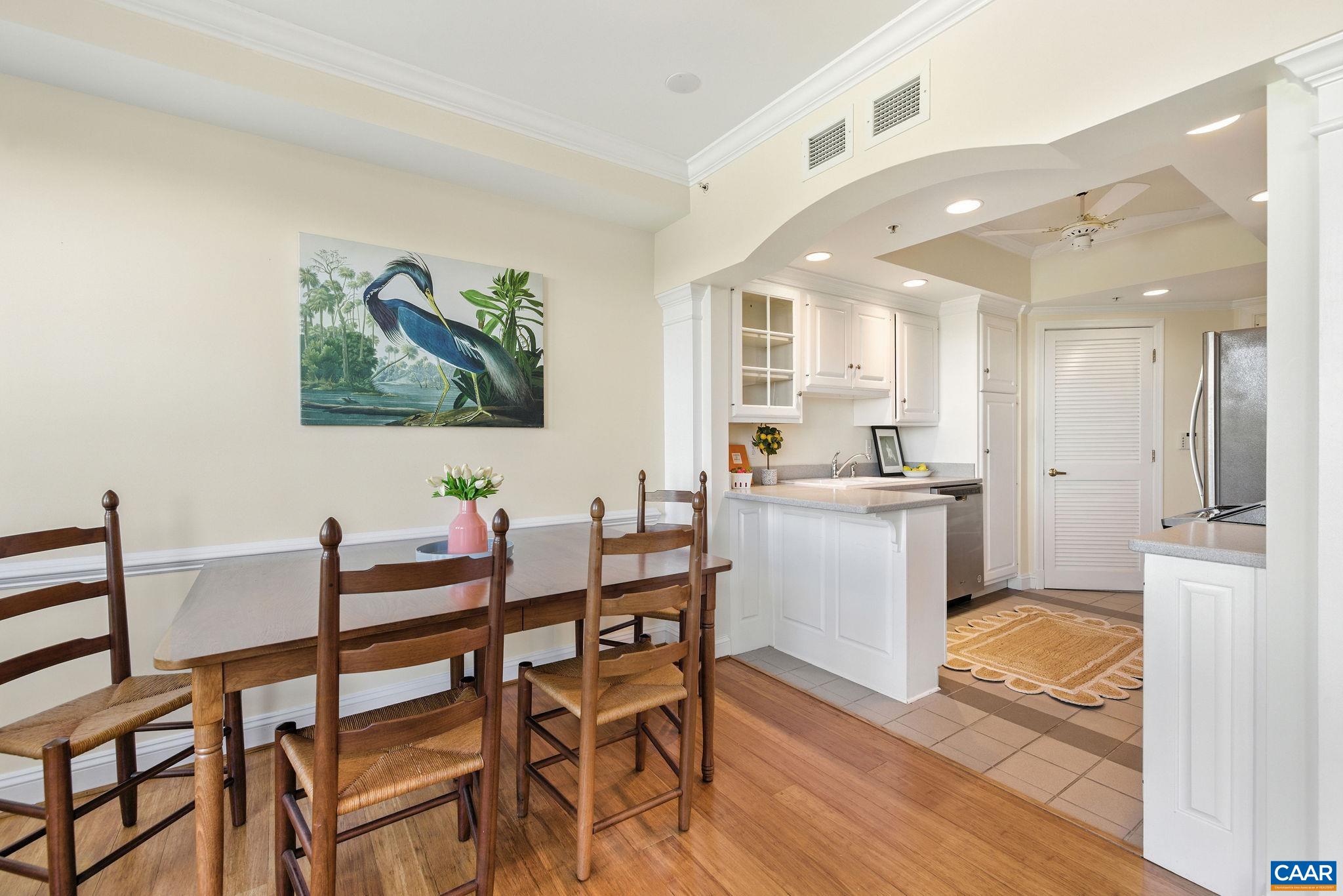 500 CRESTWOOD DR Unit: 1405
