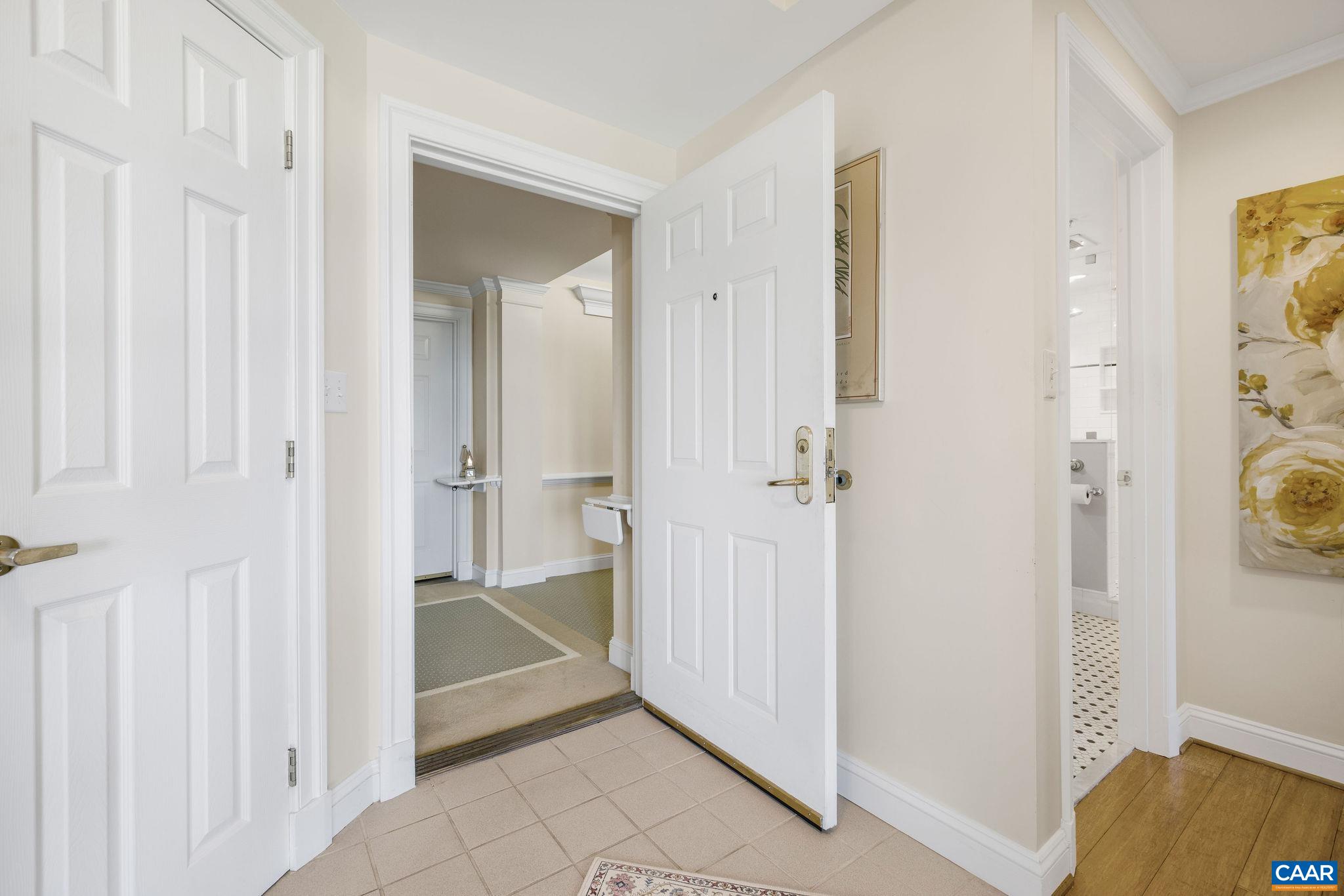 500 CRESTWOOD DR Unit: 1405
