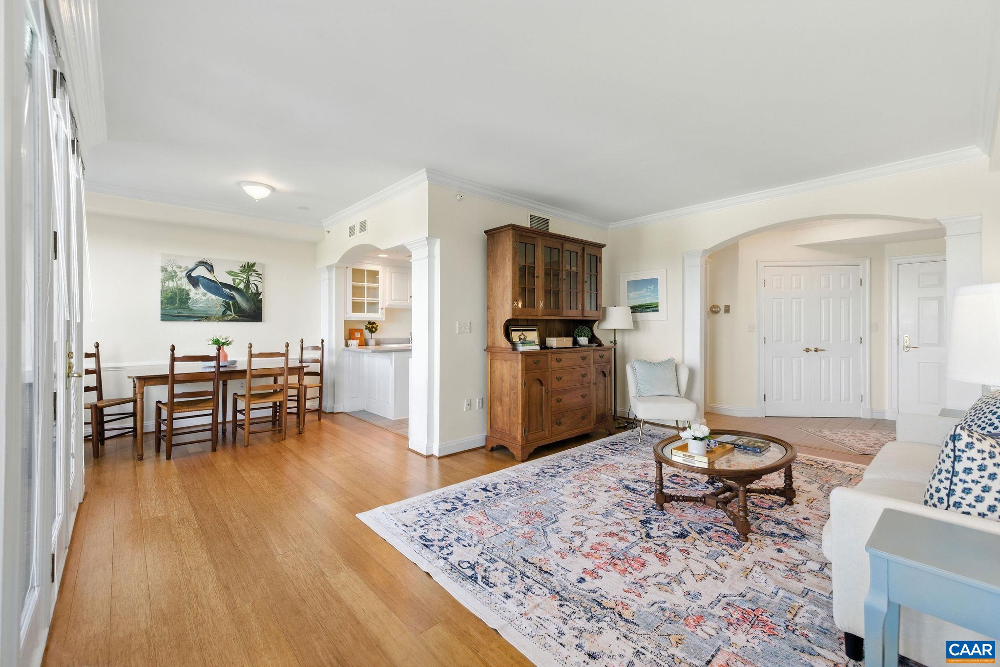 500 CRESTWOOD DR Unit: 1405