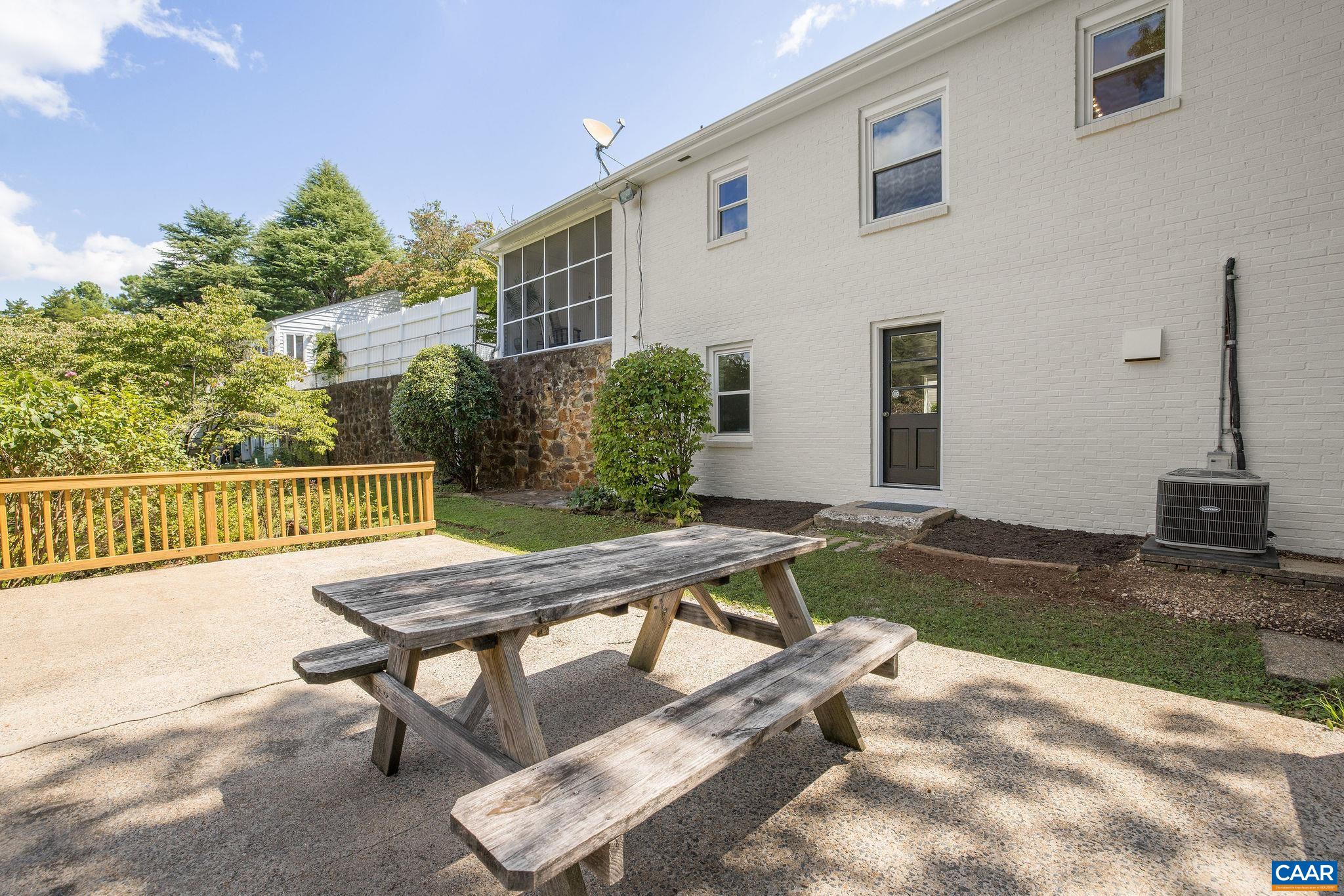 1623 SAINT ANNES RD