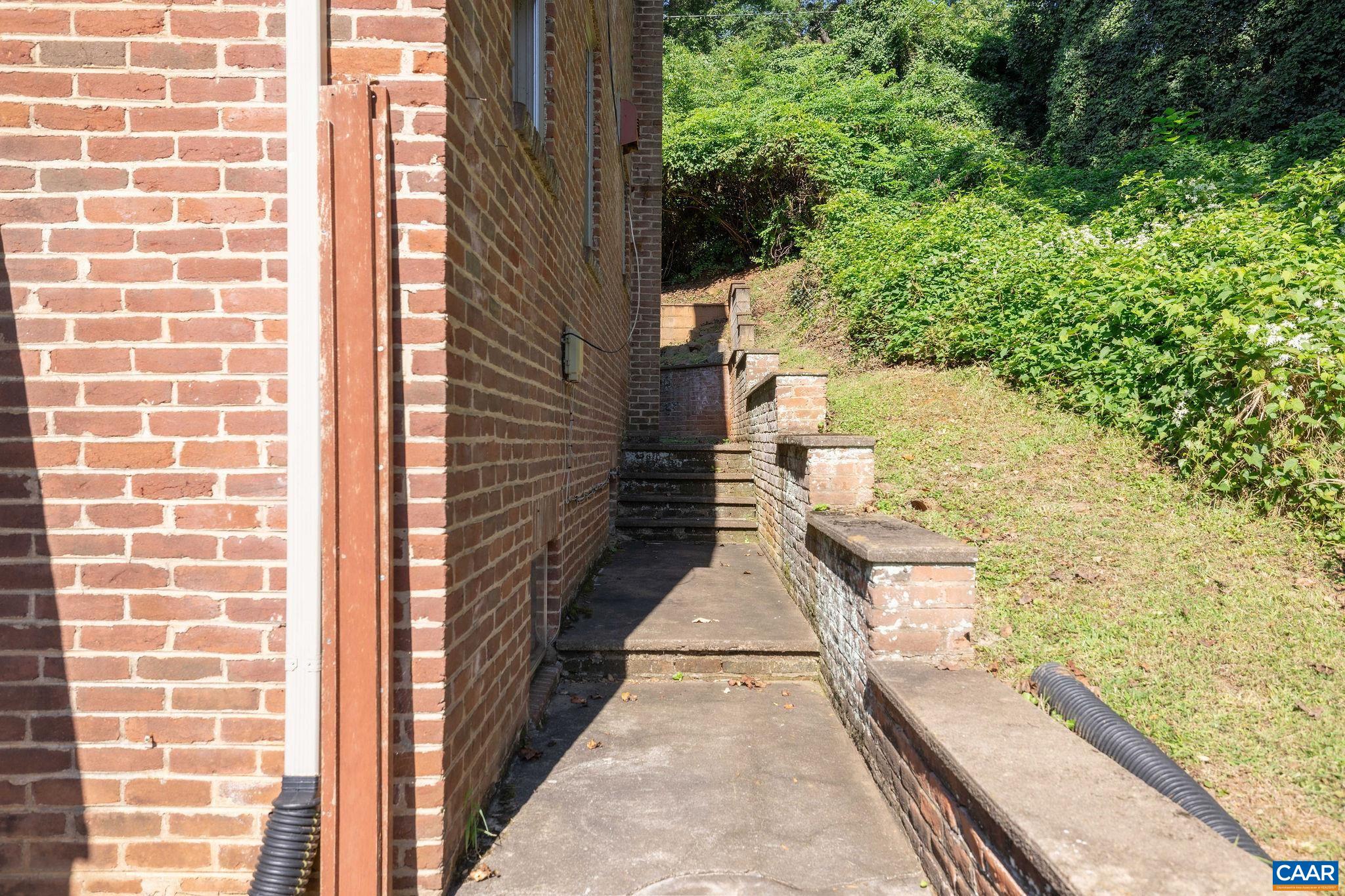 505 Valley Rd