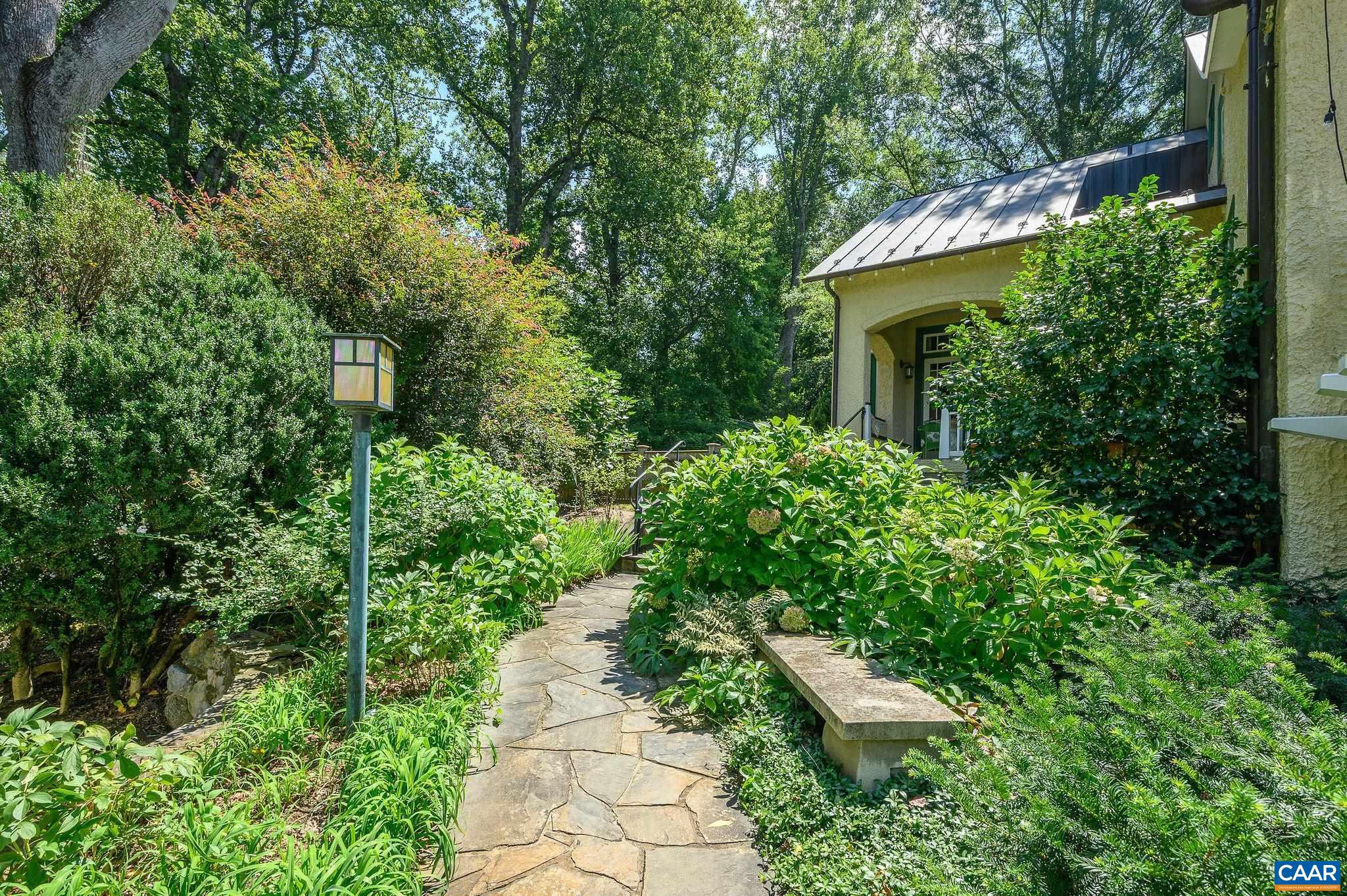 2386 GARTH RD