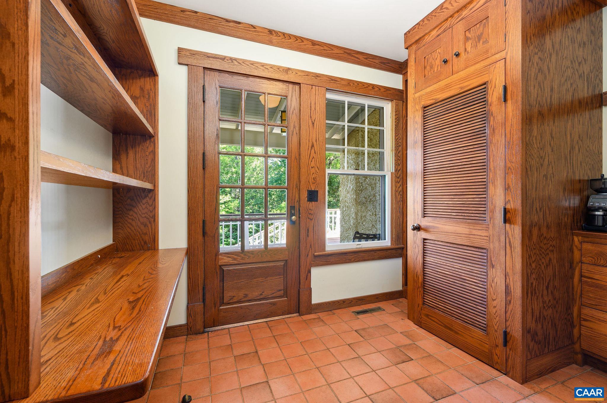 2386 GARTH RD