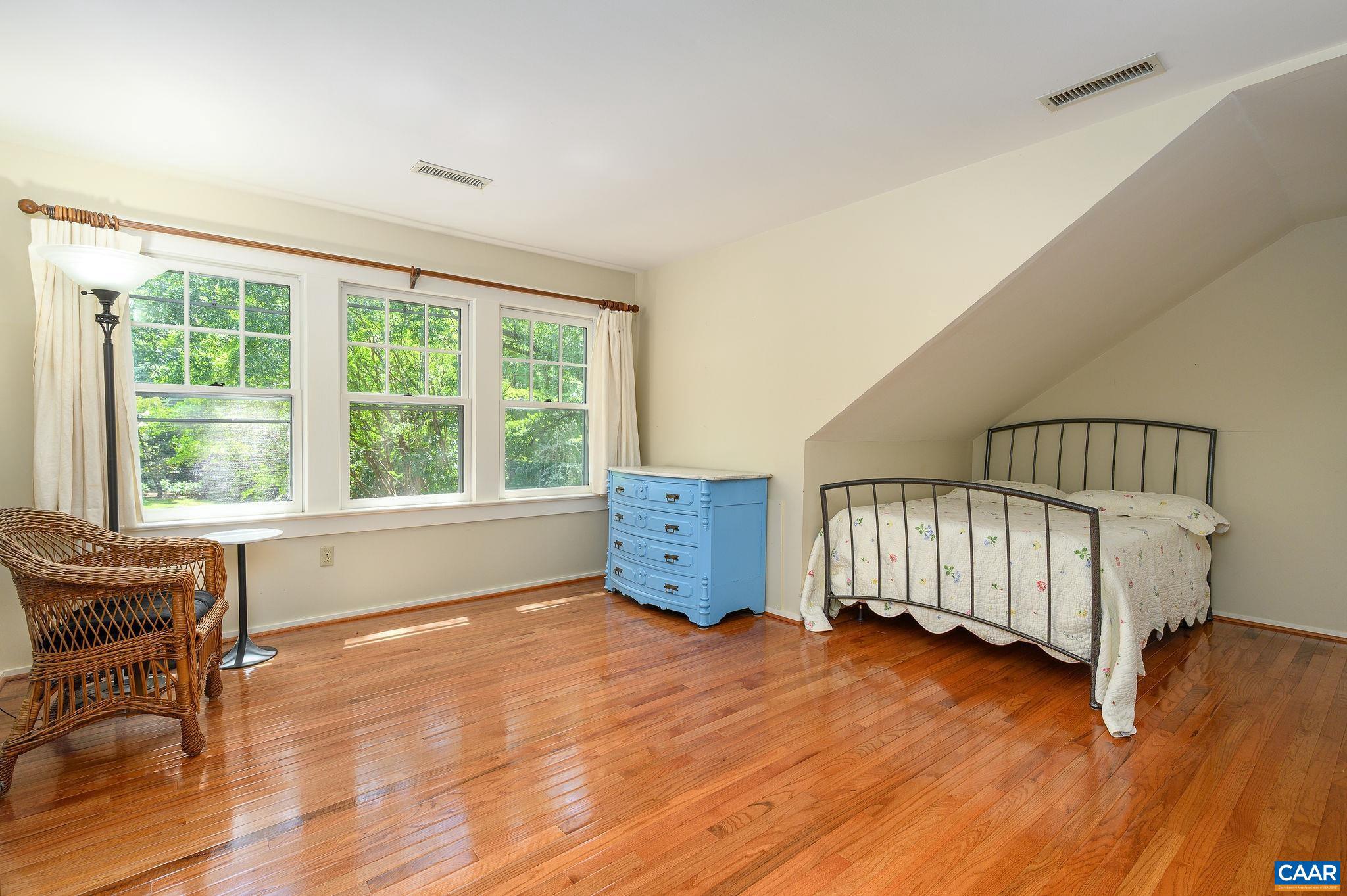 2386 GARTH RD