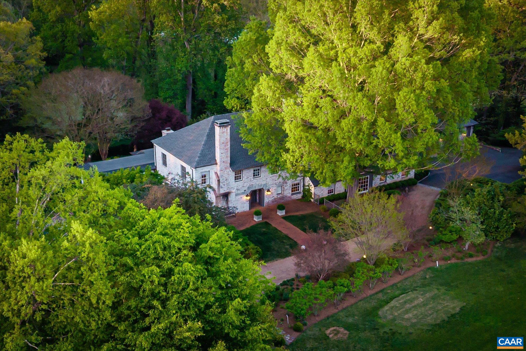 325 FARMINGTON DR