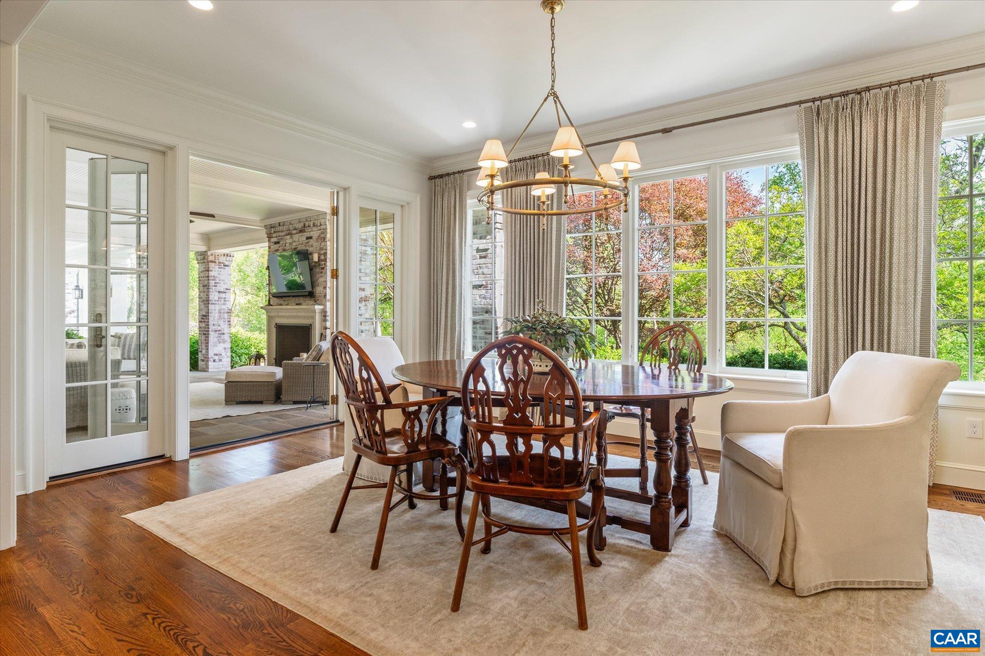 325 FARMINGTON DR