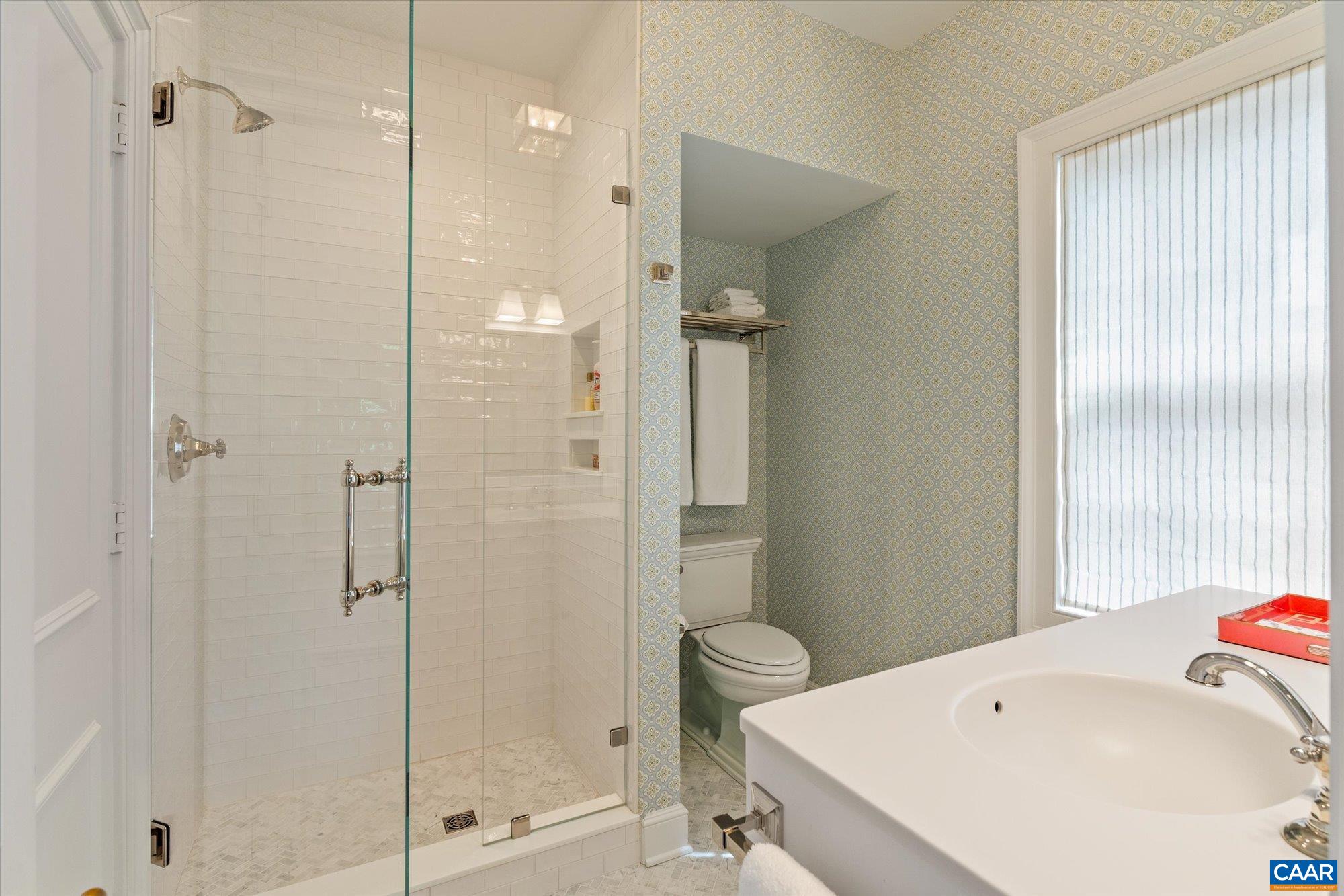 325 FARMINGTON DR