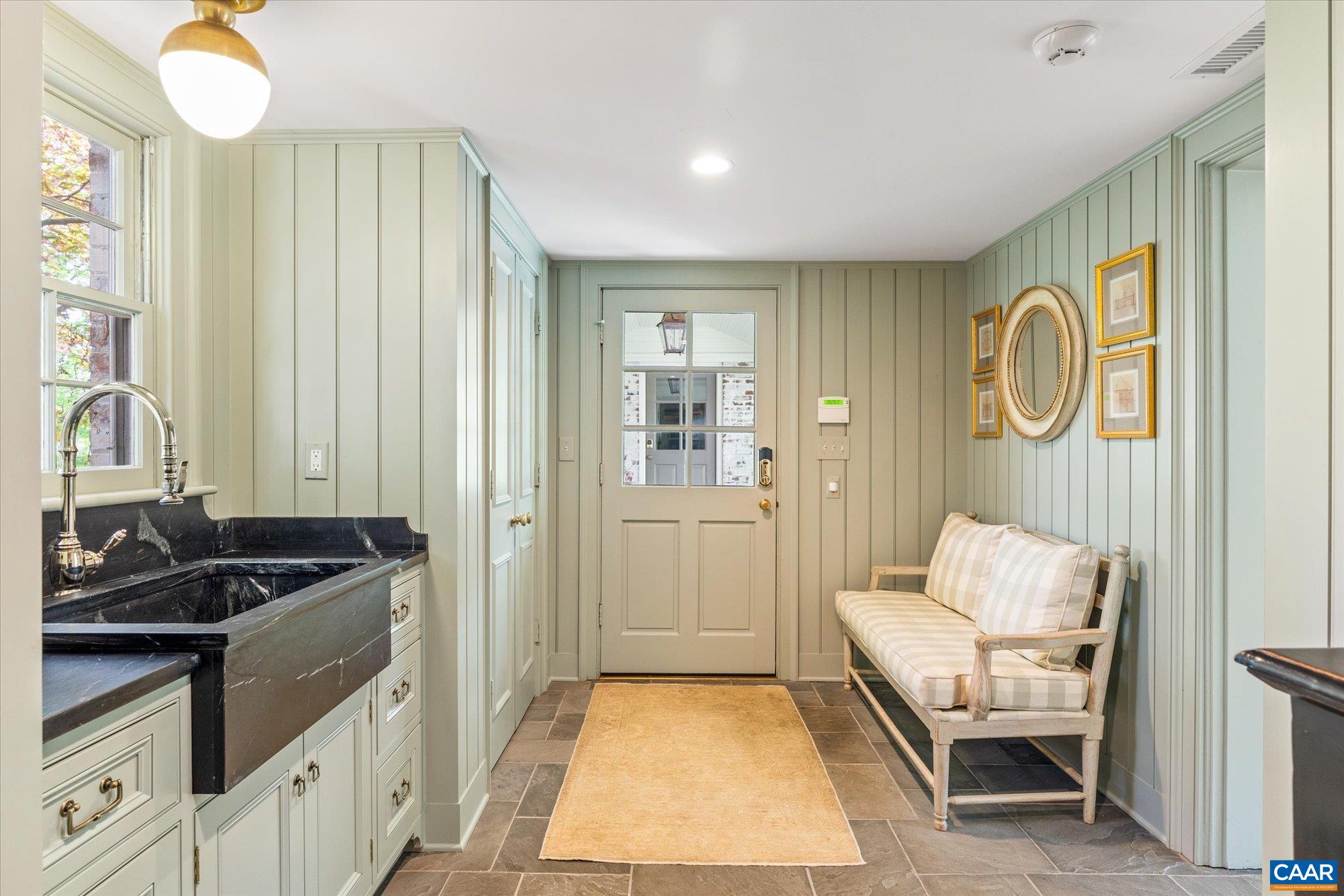 325 FARMINGTON DR