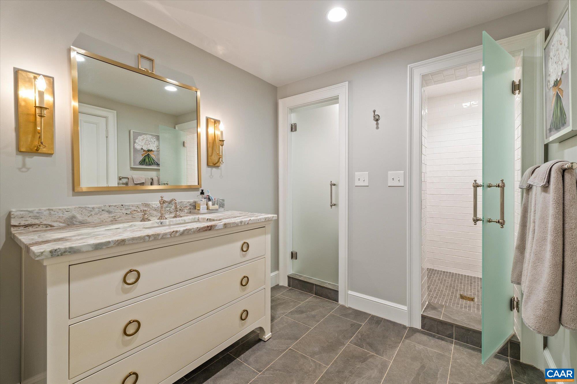 325 FARMINGTON DR